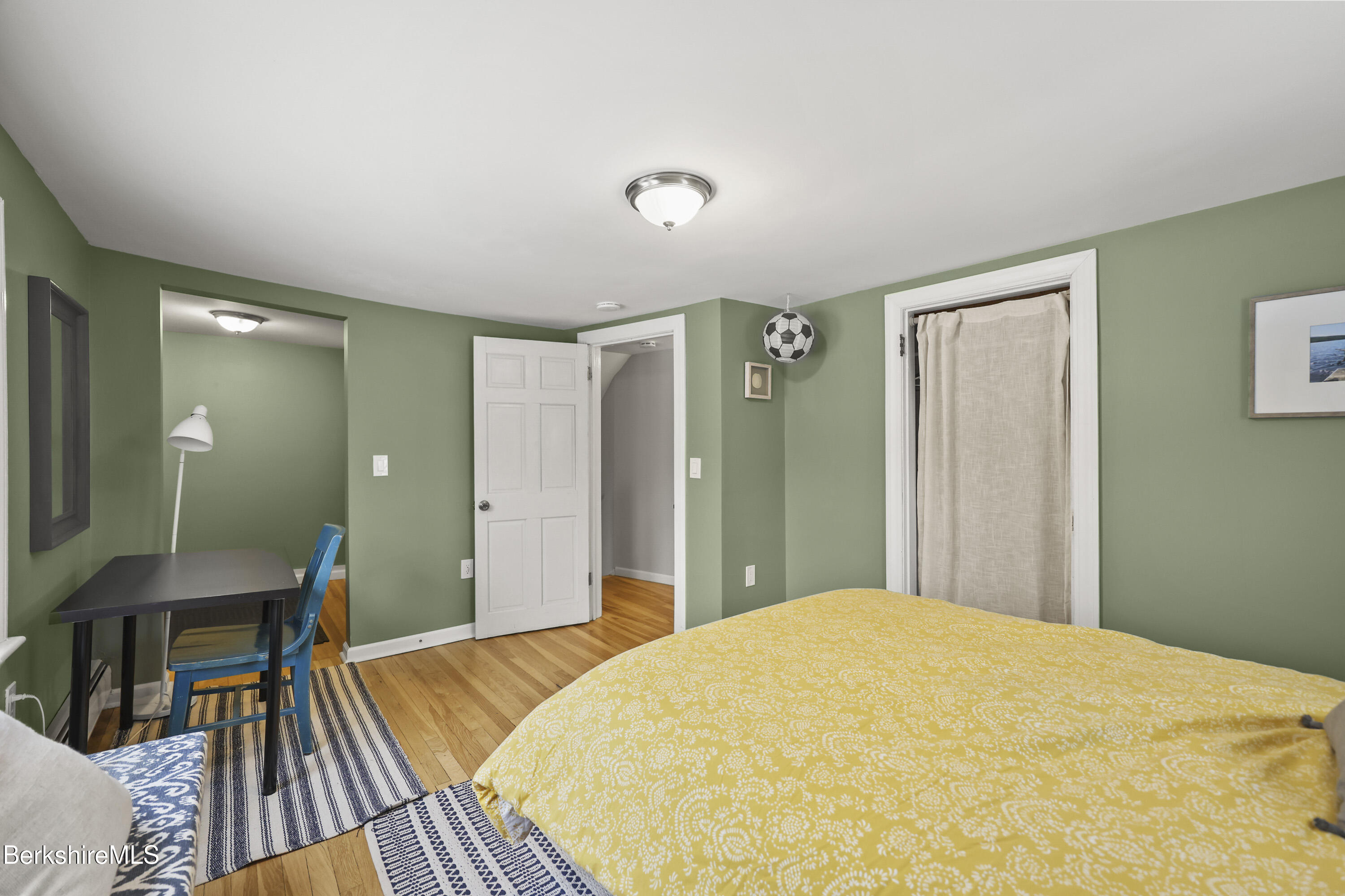 Lenox, Massachusetts 01240, United States, 3 Bedrooms Bedrooms, ,2 BathroomsBathrooms,Residential,Active,242691