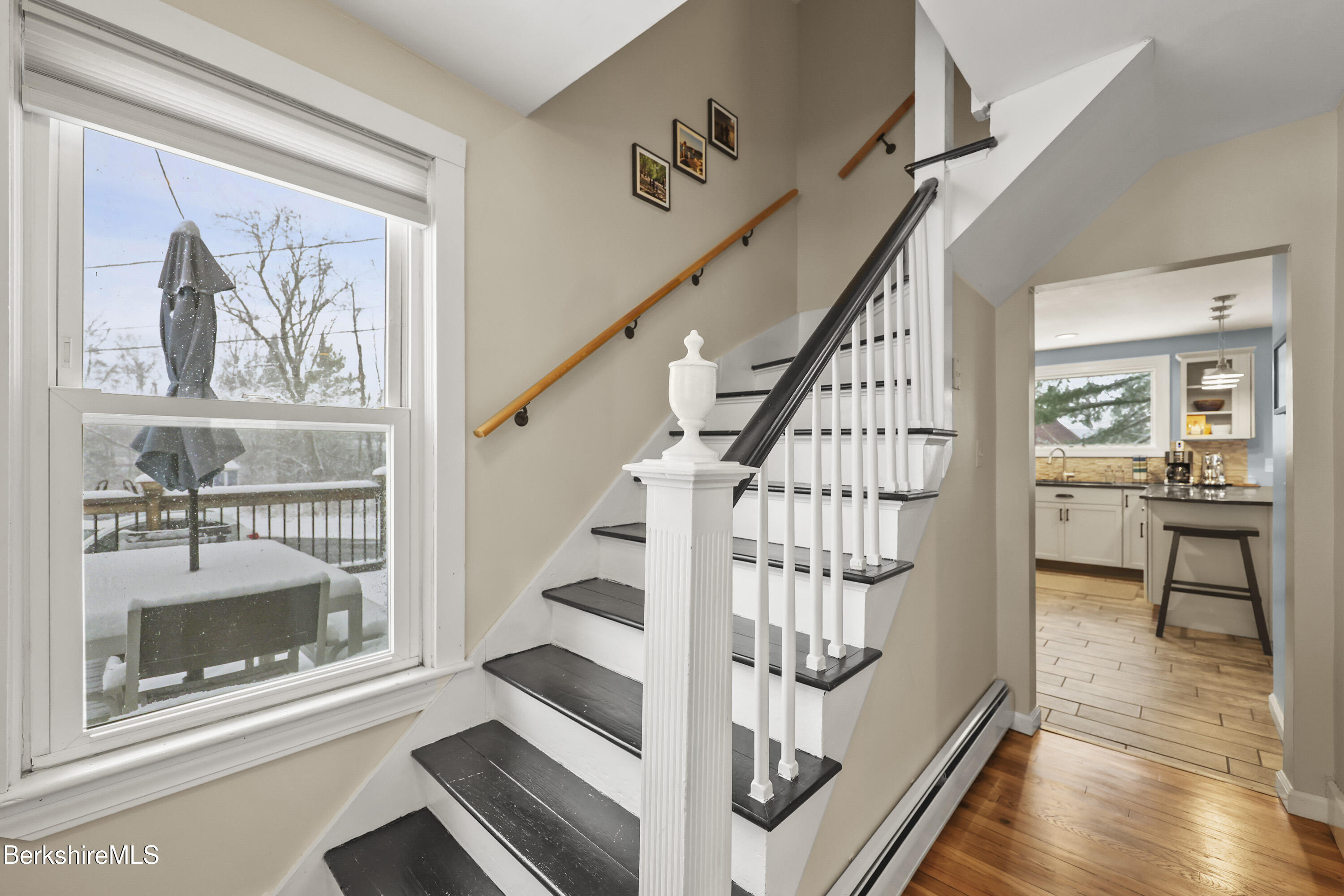 Lenox, Massachusetts 01240, United States, 3 Bedrooms Bedrooms, ,2 BathroomsBathrooms,Residential,Active,242691