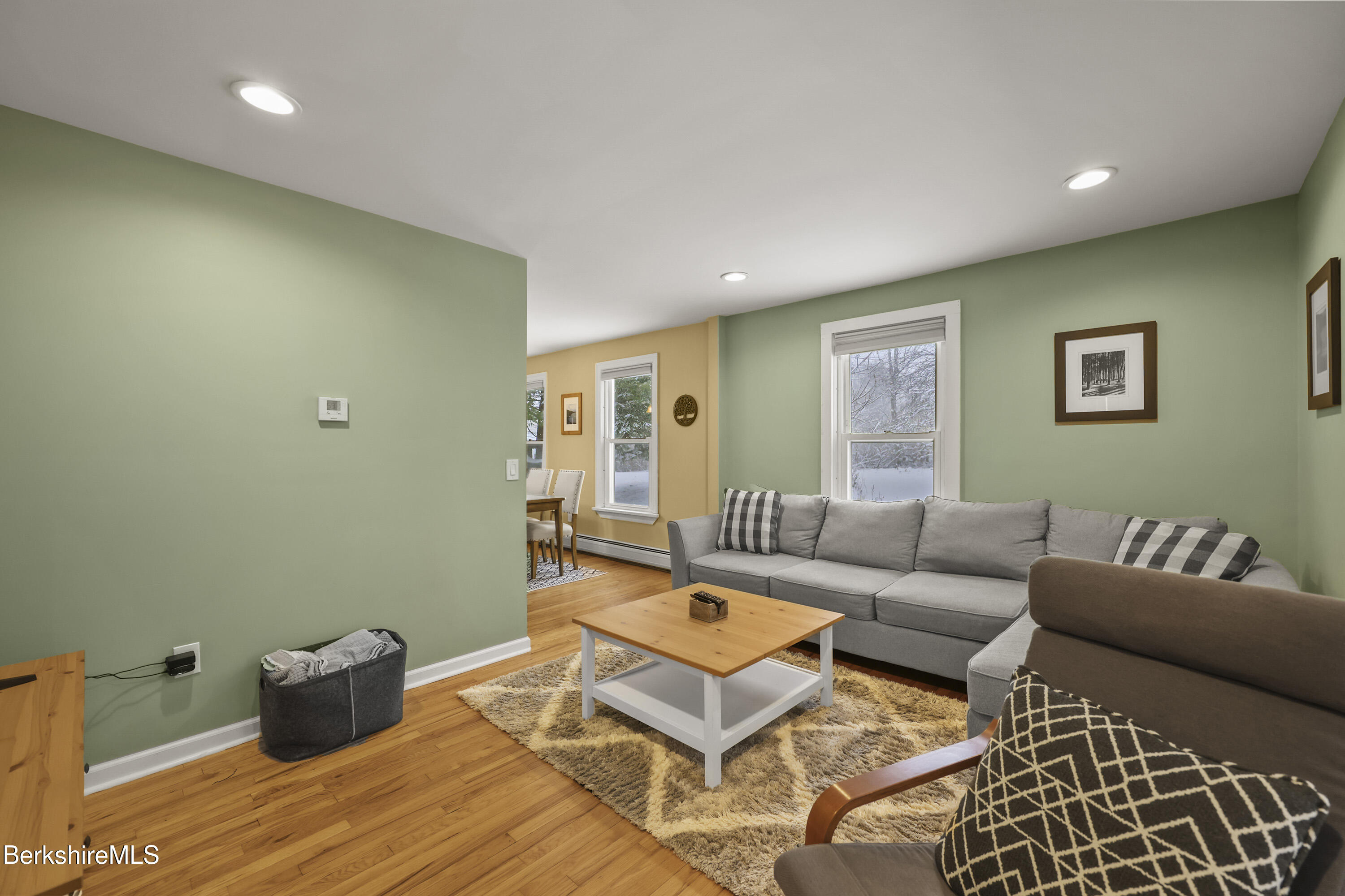 Lenox, Massachusetts 01240, United States, 3 Bedrooms Bedrooms, ,2 BathroomsBathrooms,Residential,Active,242691