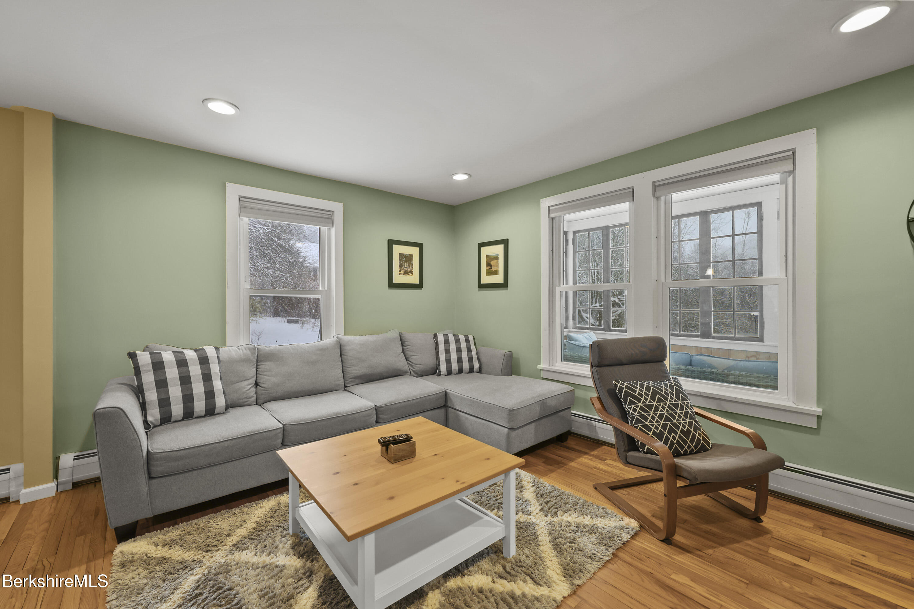 Lenox, Massachusetts 01240, United States, 3 Bedrooms Bedrooms, ,2 BathroomsBathrooms,Residential,Active,242691