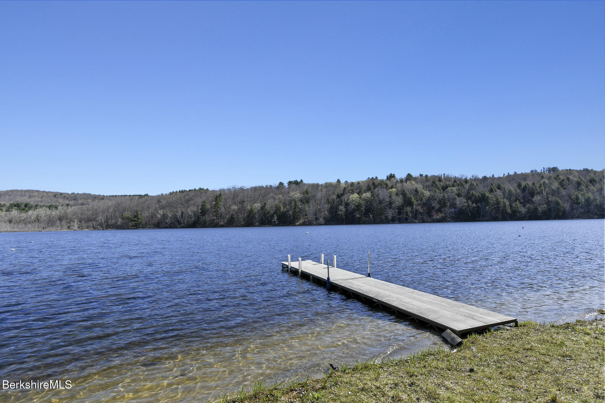27 Shore Rd, Becket, Massachusetts image 11