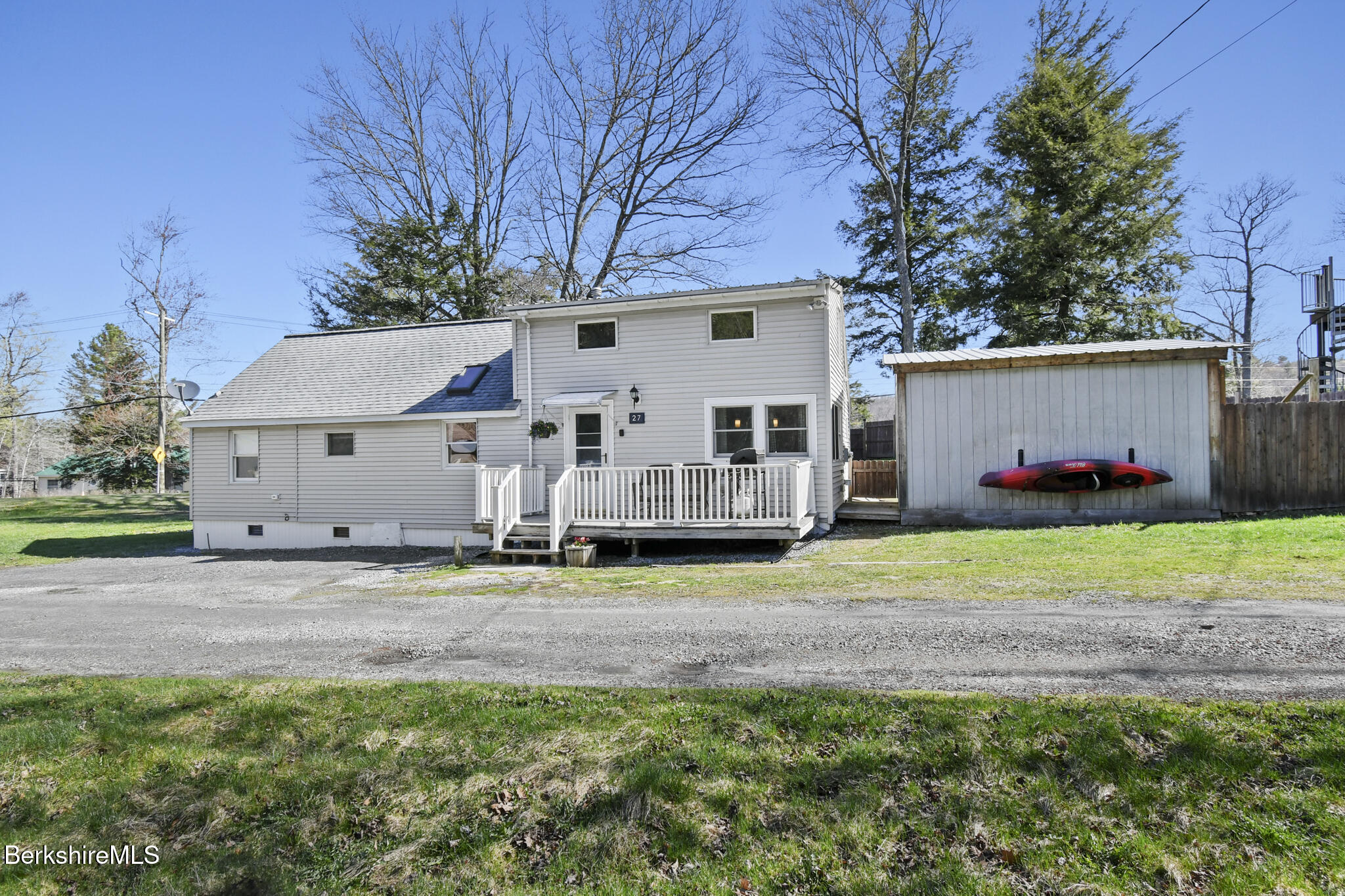 27 Shore Rd, Becket, Massachusetts image 6