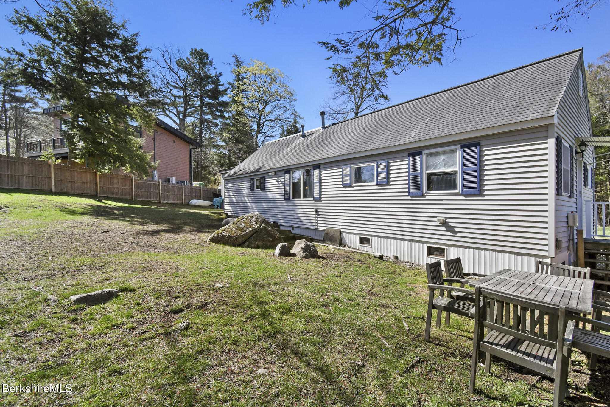 27 Shore Rd, Becket, Massachusetts image 2