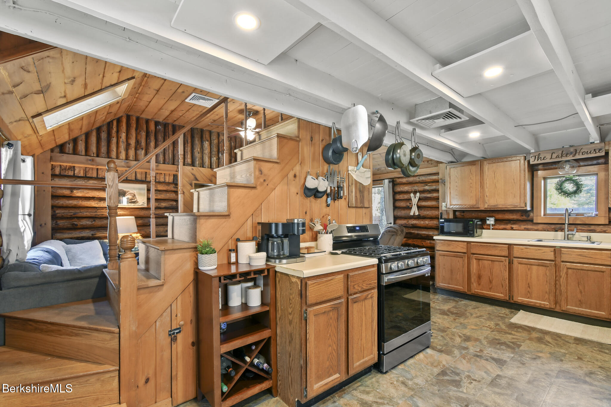 27 Shore Rd, Becket, Massachusetts image 12