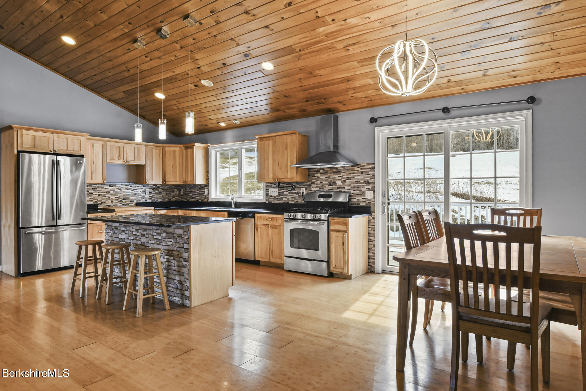 970 Cape St, Lee, Massachusetts image 14