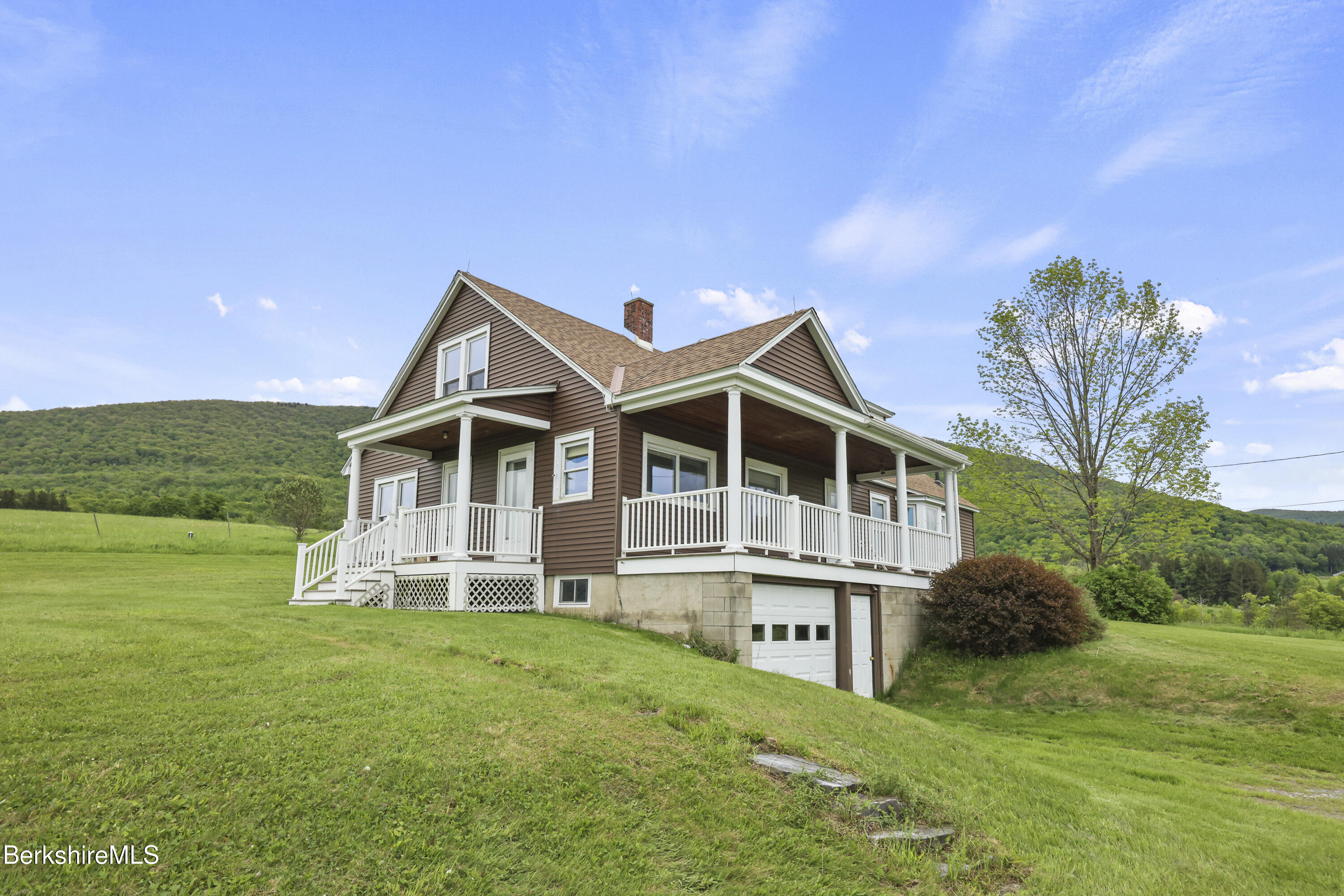 860 Stratton Rd, Williamstown, Massachusetts image 3