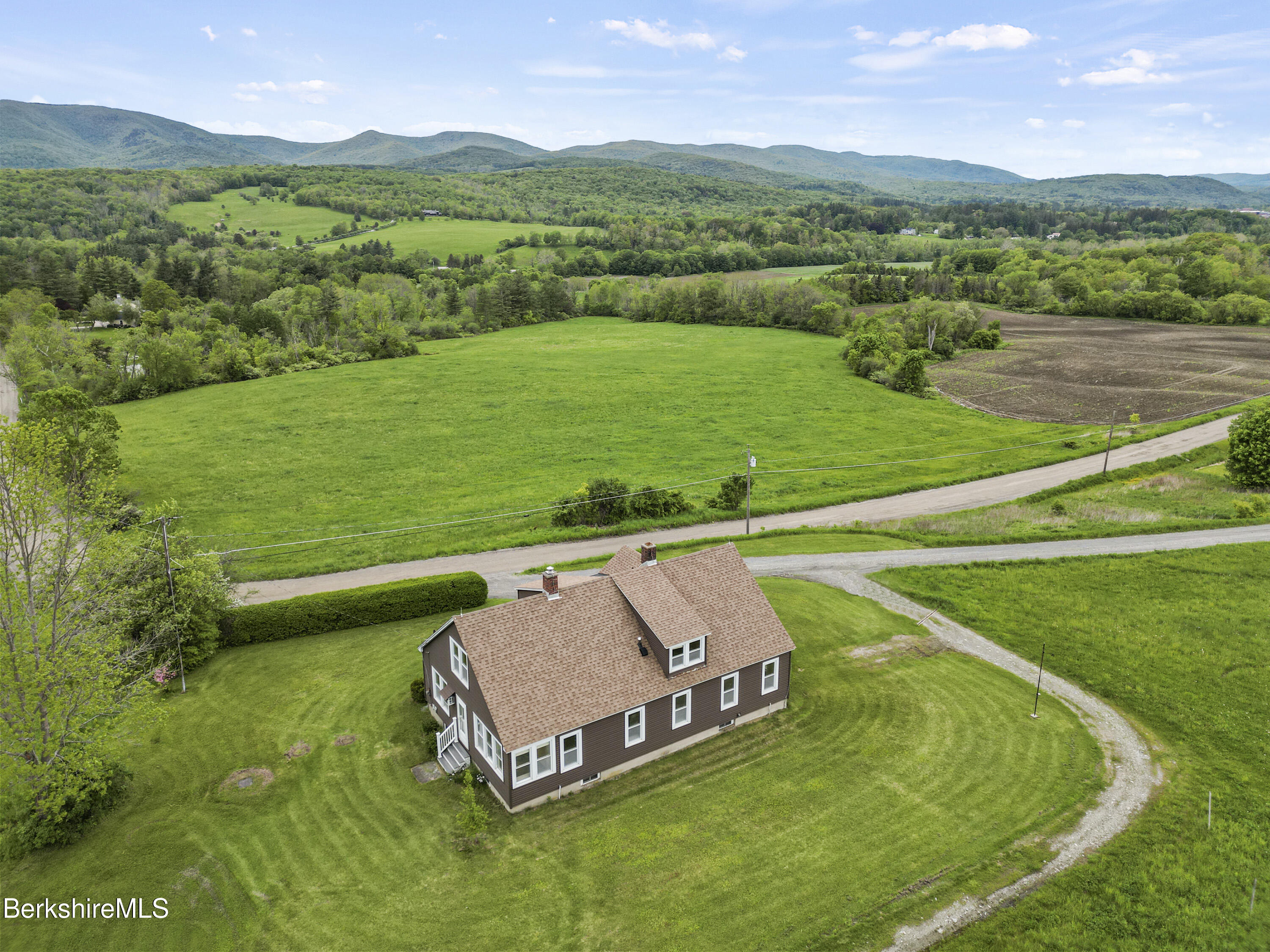 860 Stratton Rd, Williamstown, Massachusetts image 6