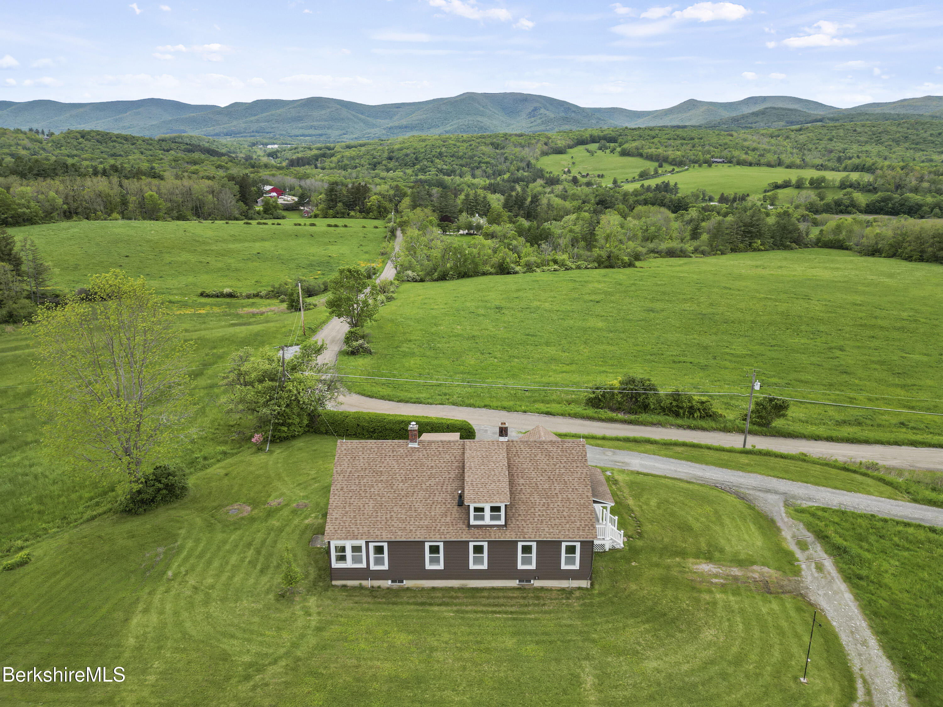 860 Stratton Rd, Williamstown, Massachusetts image 5