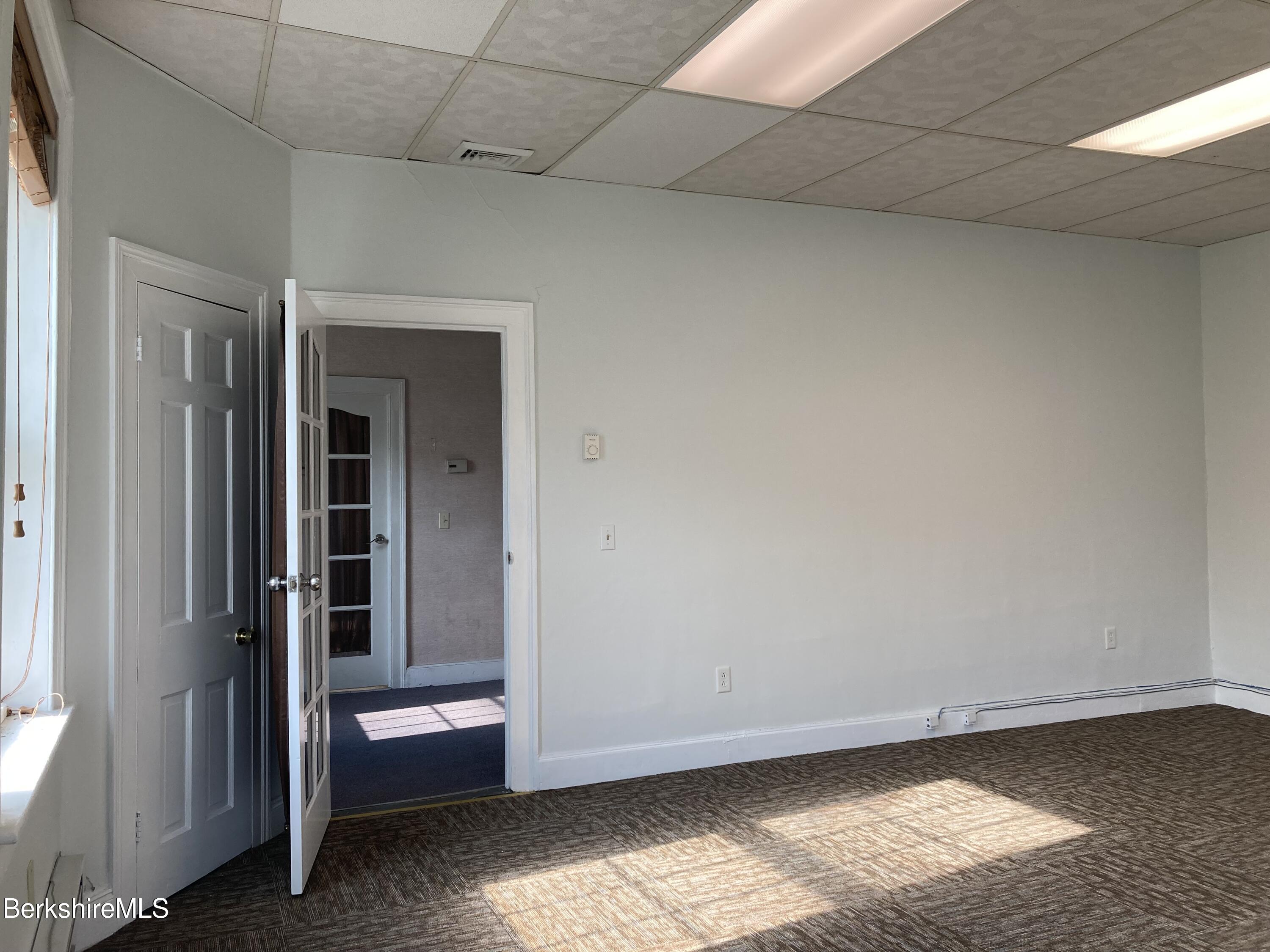 Pittsfield, Massachusetts 01201, United States, ,1 BathroomBathrooms,Commercial,Active,72201