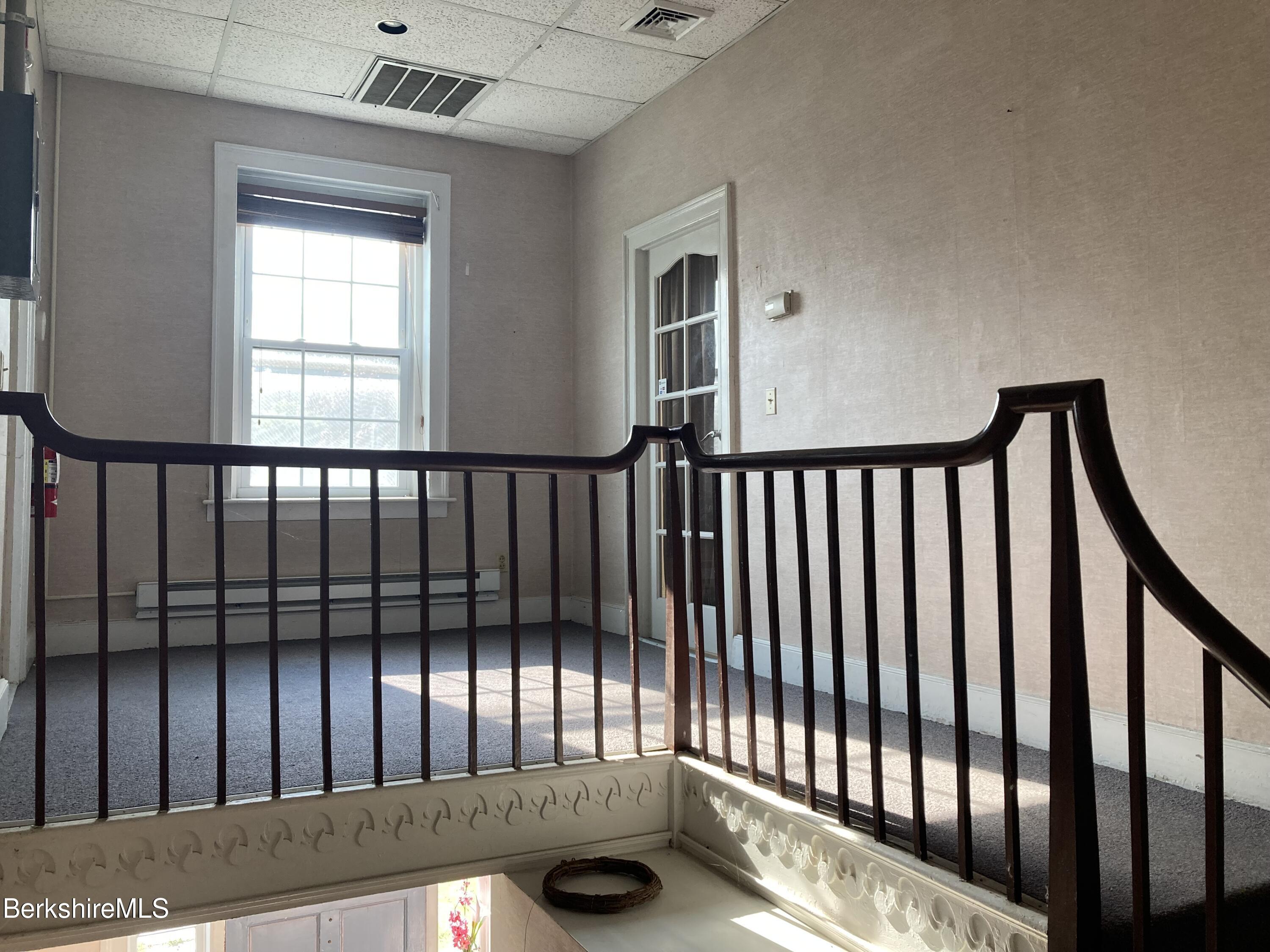 Pittsfield, Massachusetts 01201, United States, ,1 BathroomBathrooms,Commercial,Active,72201