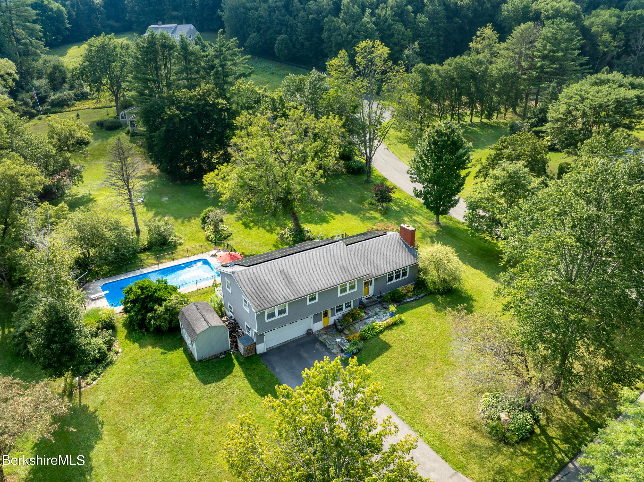 55 Thornliebank Rd, Williamstown, Massachusetts image 4