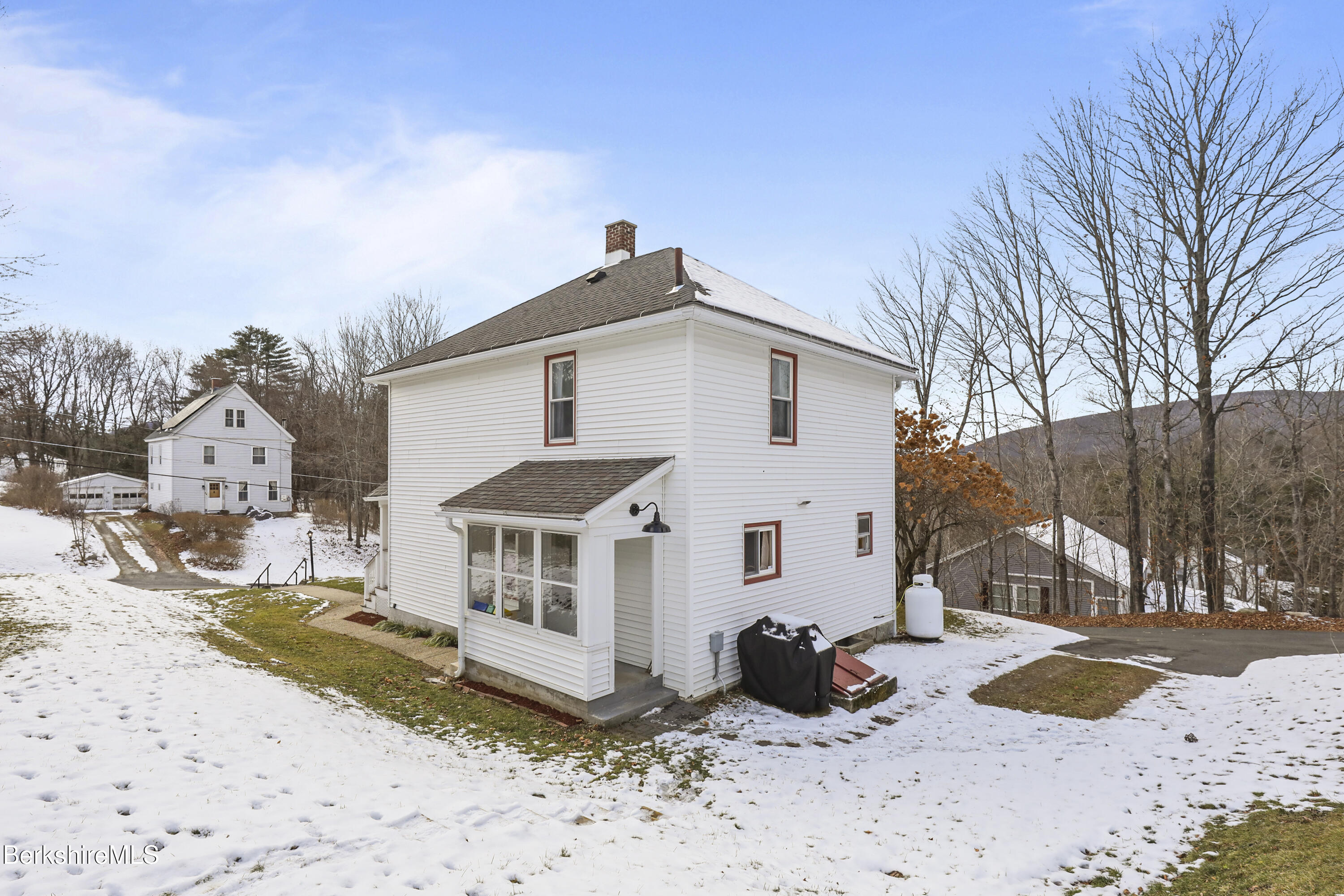 39 Burnham St, North Adams, Massachusetts image 24