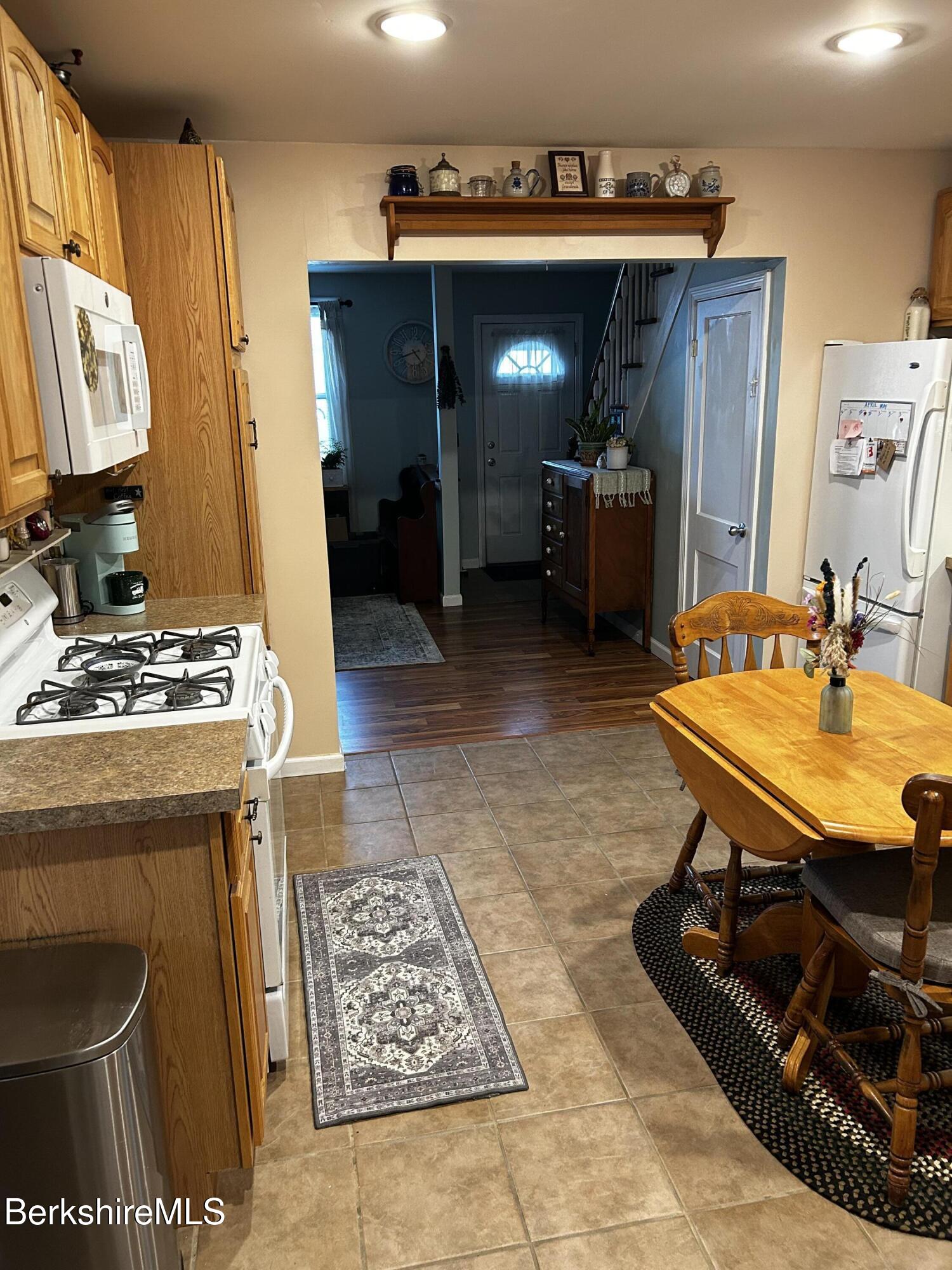 172 Columbia St, Adams, Massachusetts image 5