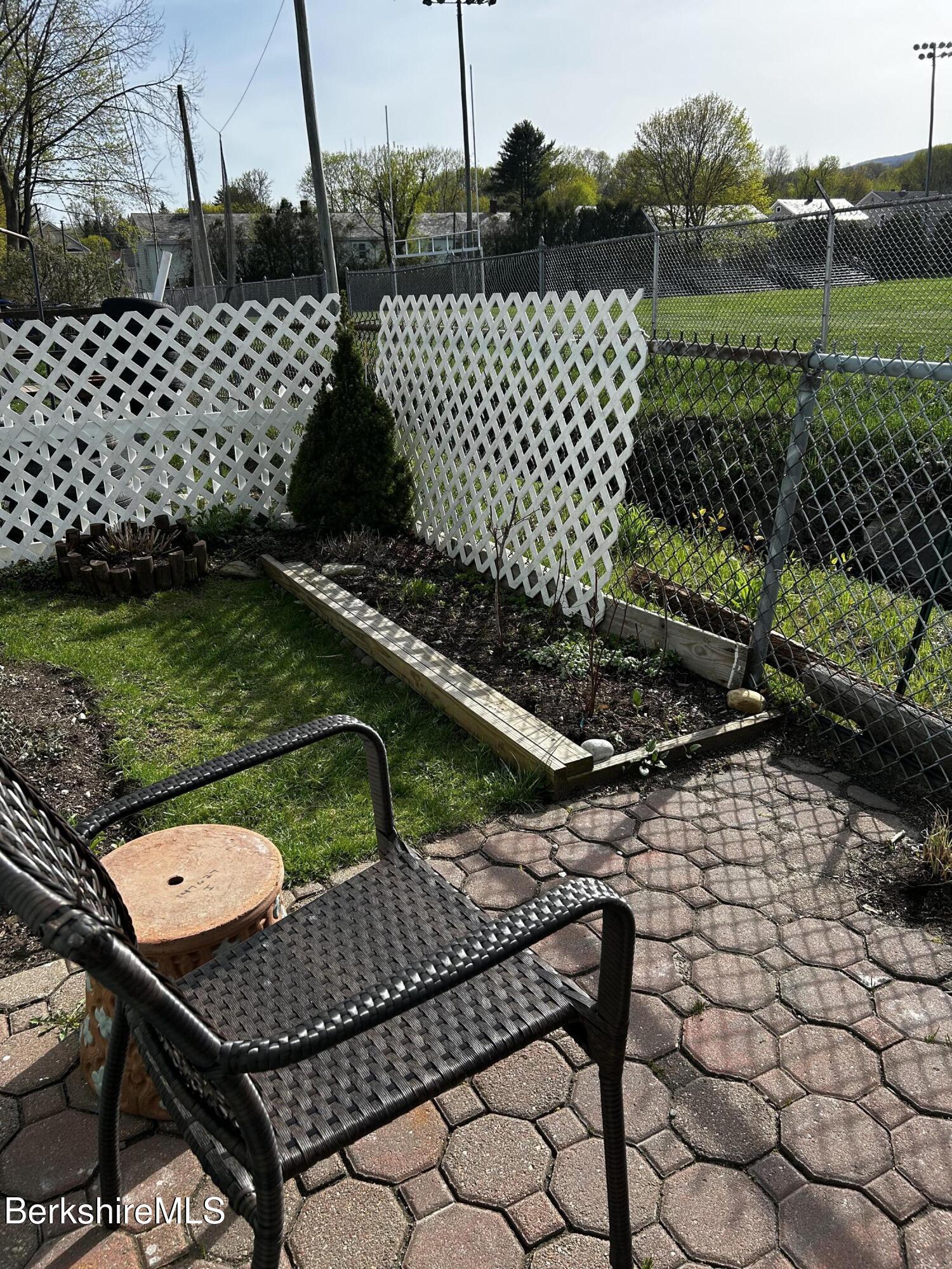 172 Columbia St, Adams, Massachusetts image 16