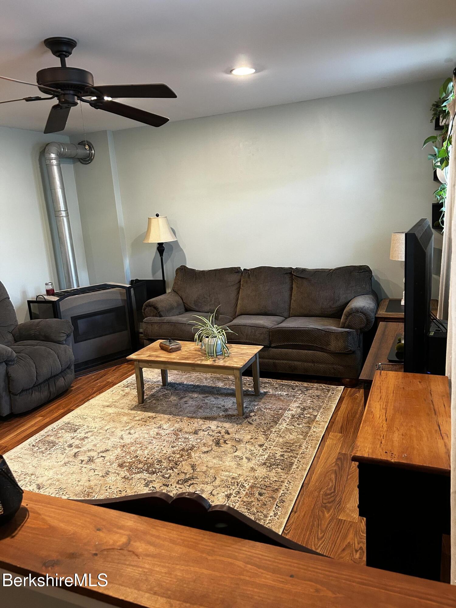 172 Columbia St, Adams, Massachusetts image 2