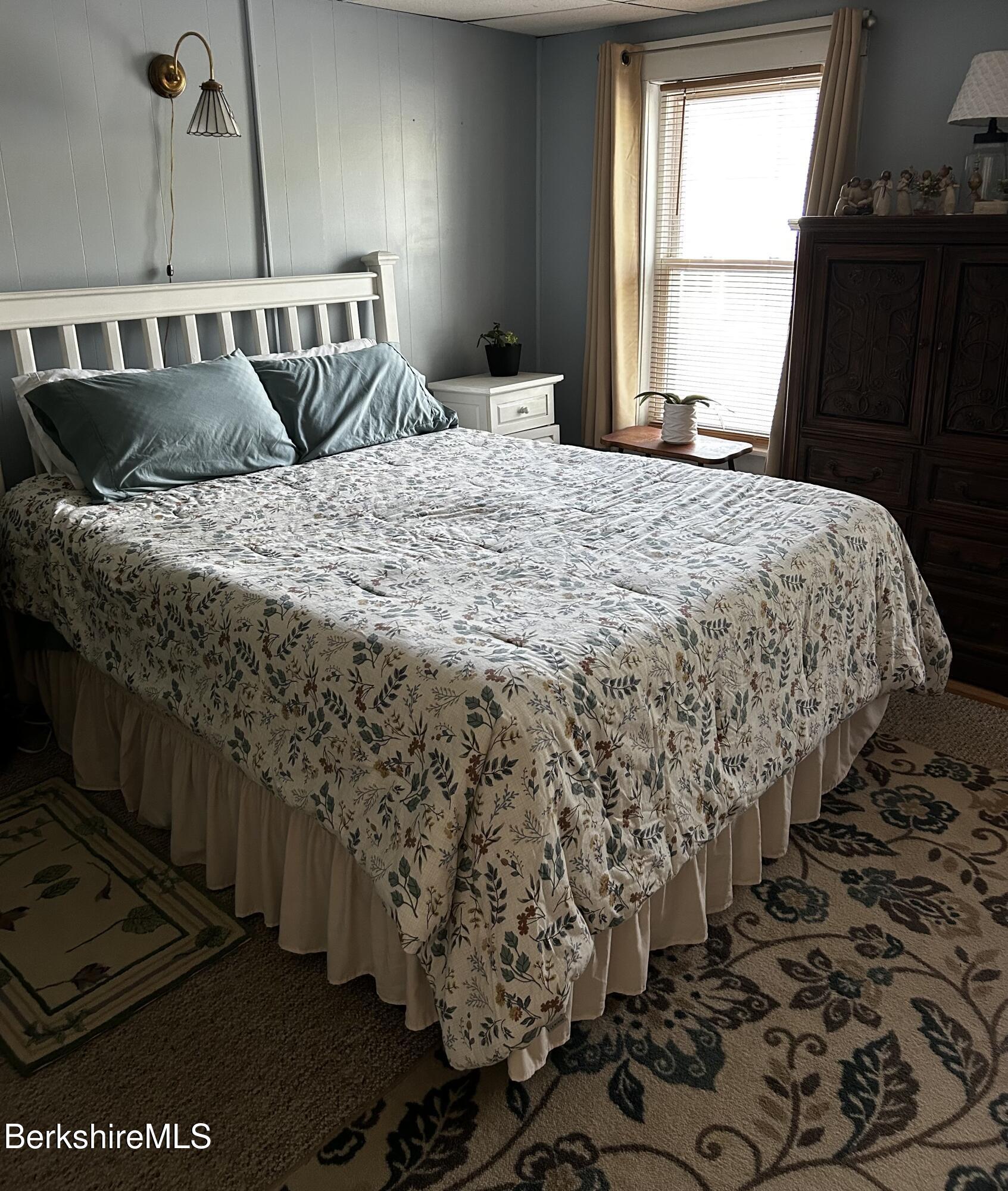 172 Columbia St, Adams, Massachusetts image 19