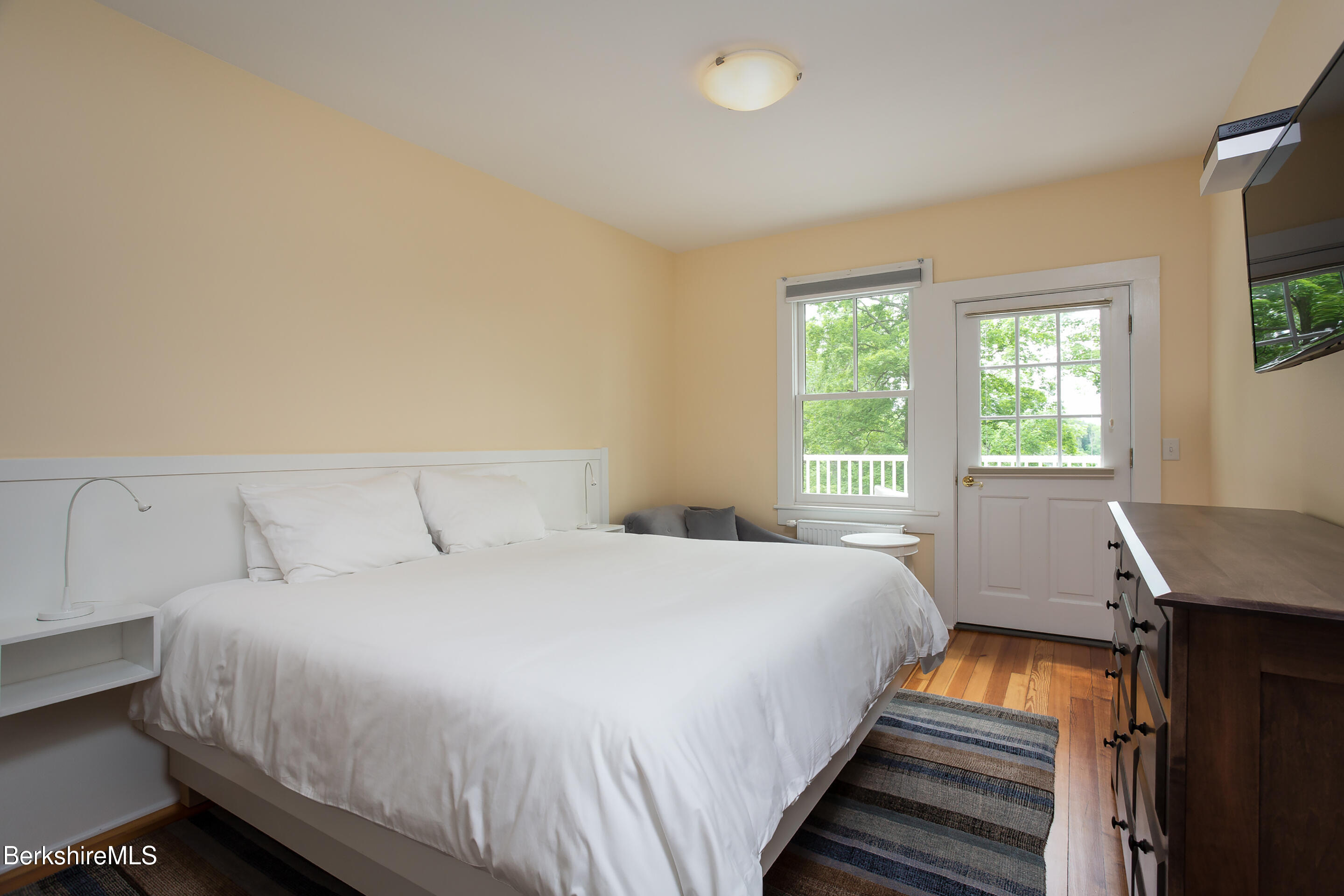 615 Laurel St, Lee, Massachusetts image 15