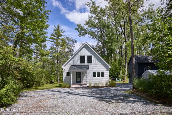 4 BIRCH LN RD, STOCKBRIDGE, MA 01262 - Image 0ec7fd3523fe4e057f303efd8b1a5ccd/1326270471
