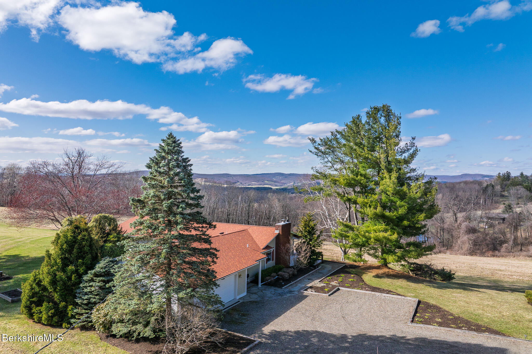 523 Breezy Hill Rd, Hillsdale, New York image 3