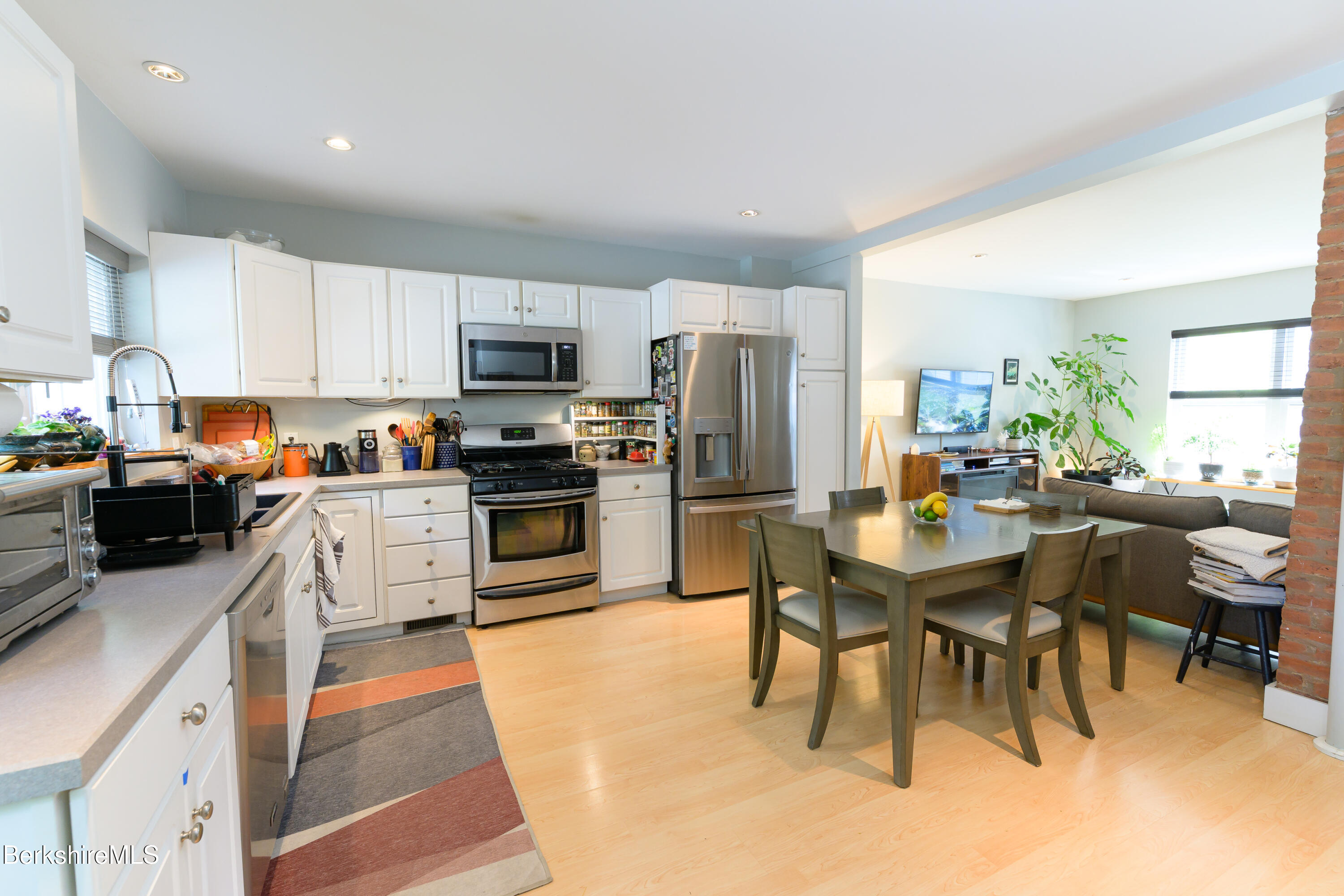 25 Taft St, North Adams, Massachusetts image 3