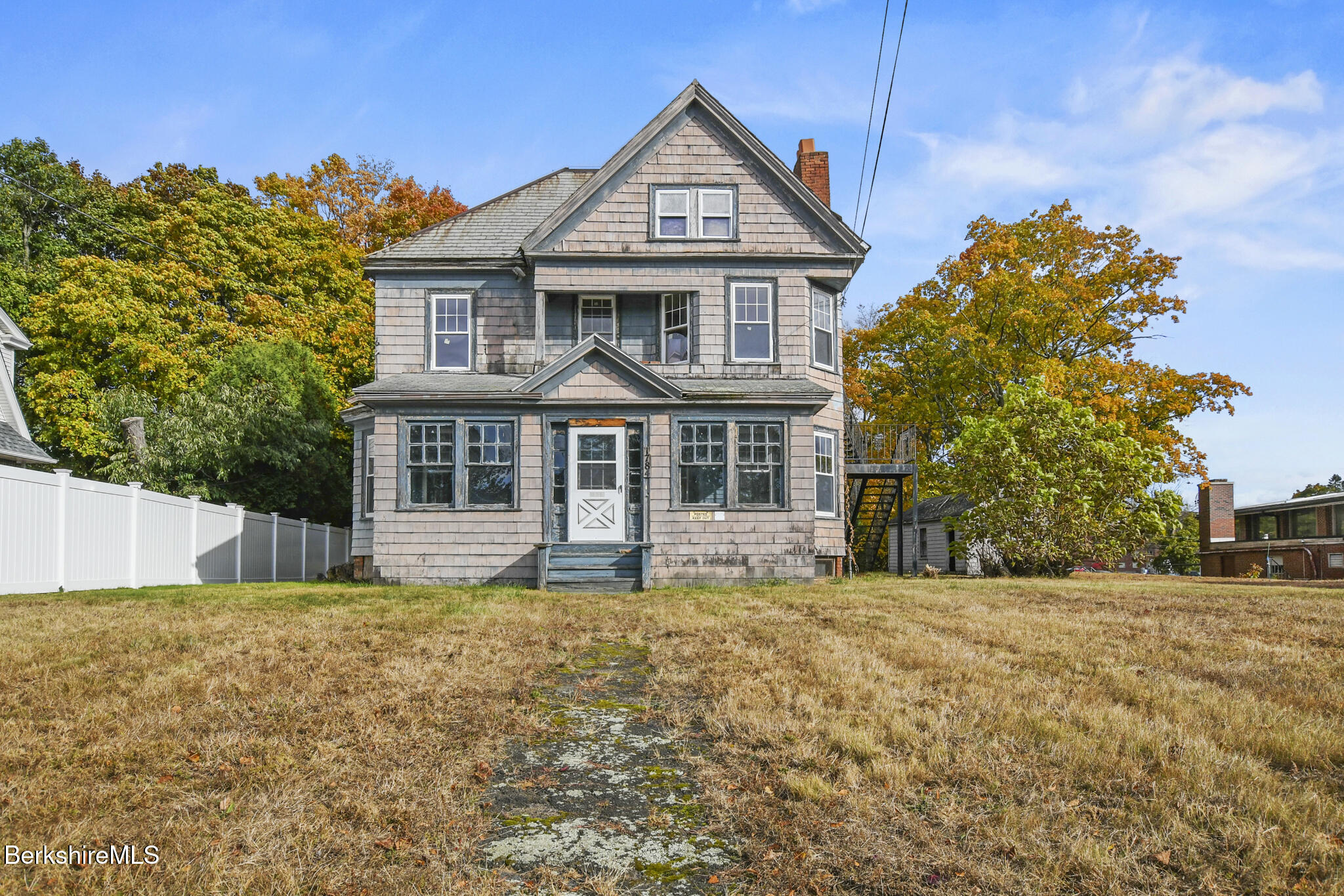 1784 Northampton St, Holyoke, Massachusetts image 2