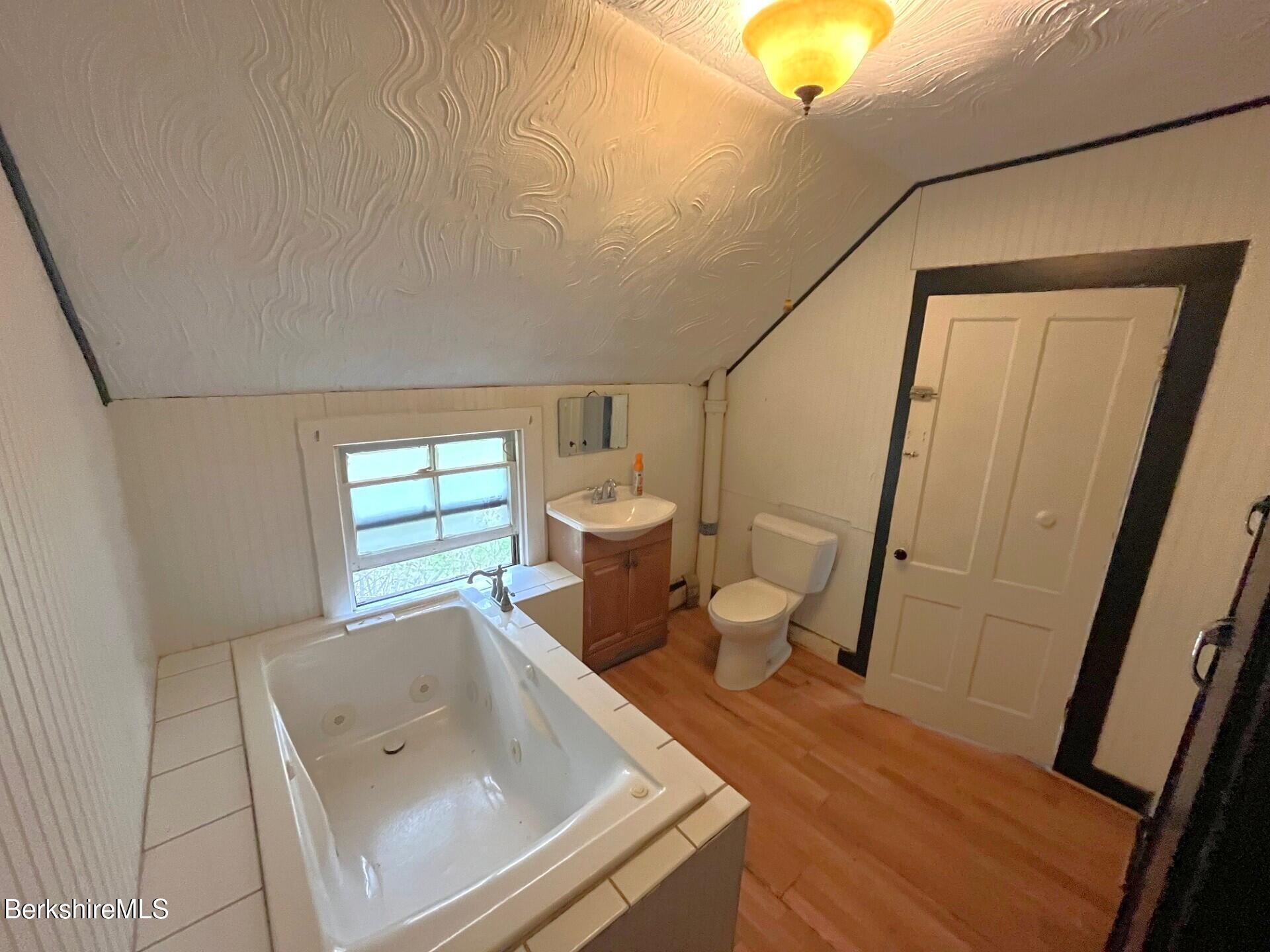 33 Brooklyn St, North Adams, Massachusetts image 22