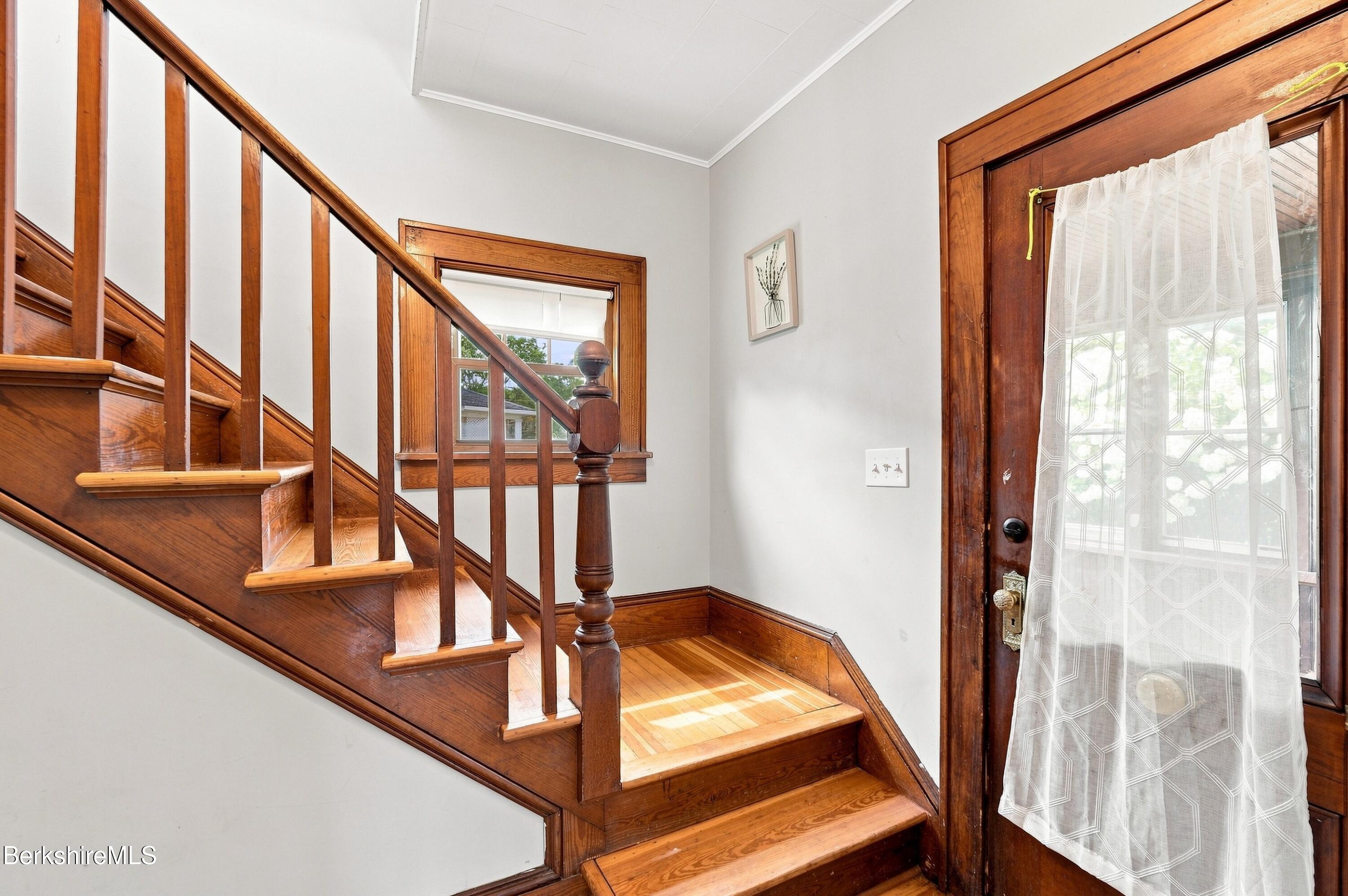 4 Harding Ave