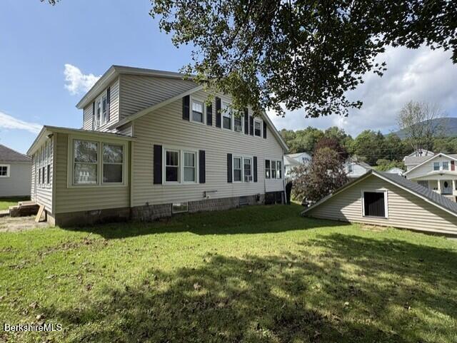 4 Harding Ave