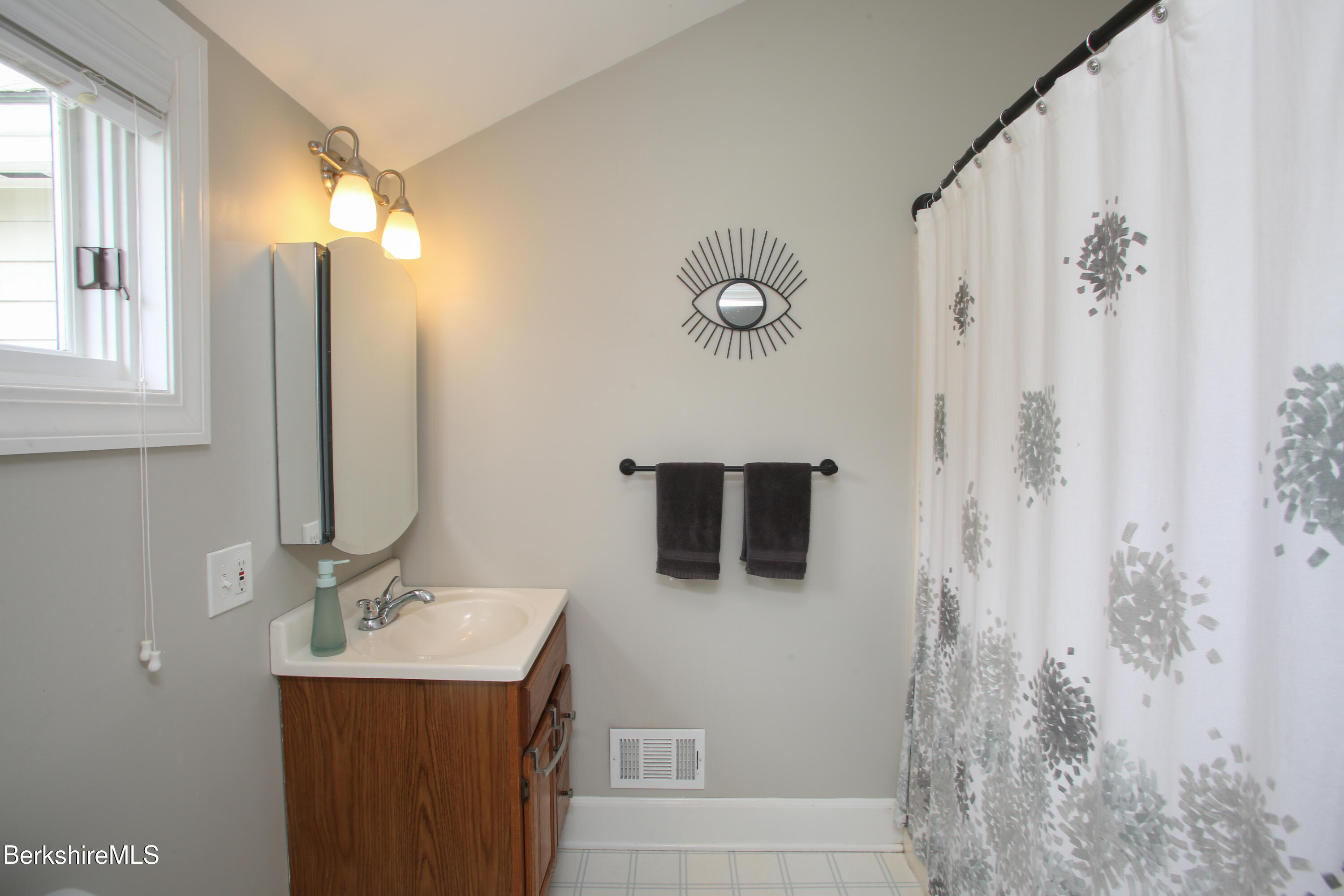 38 Ferrante Ave, Greenfield, Massachusetts image 22