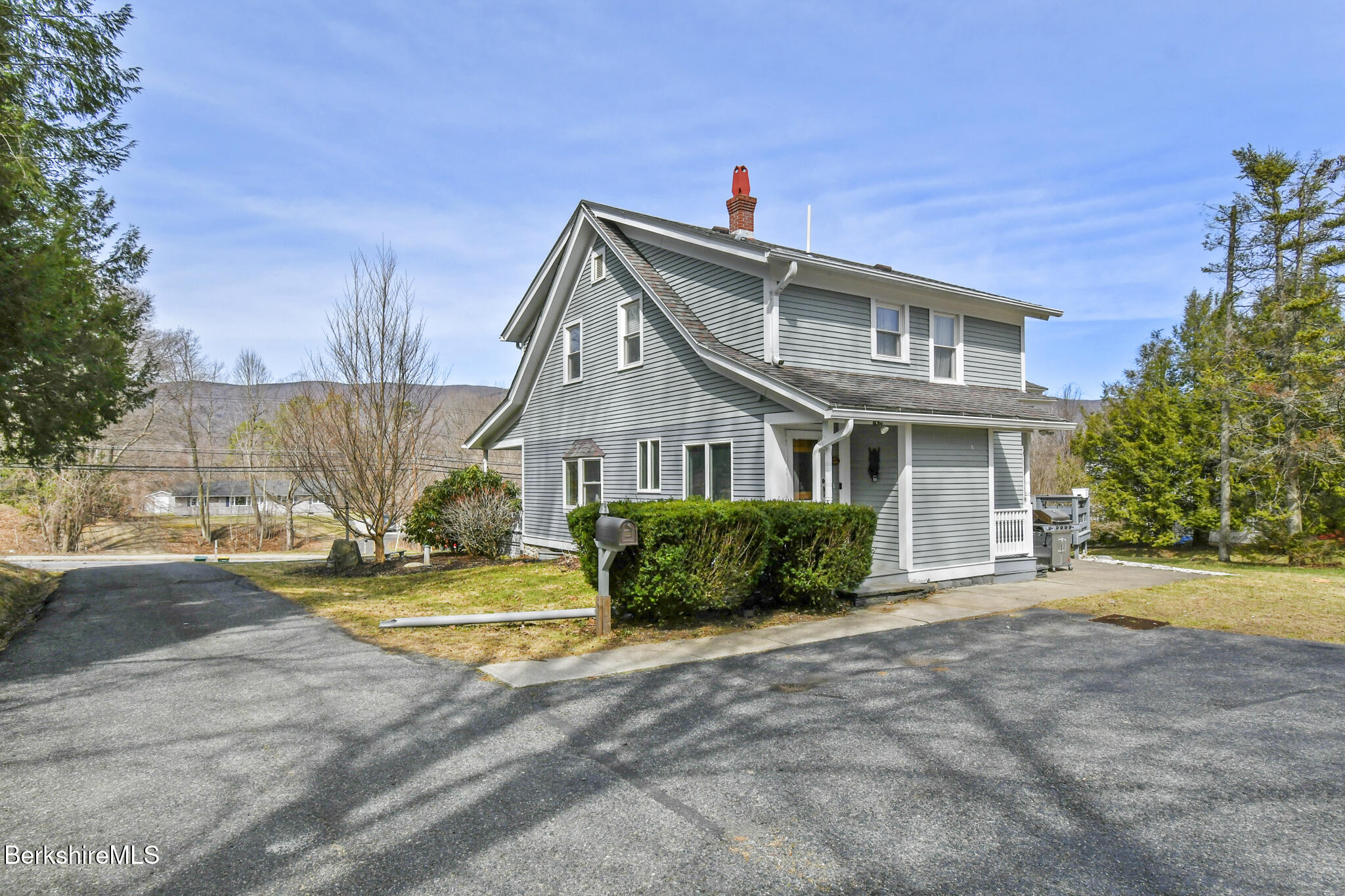 86 Orchard St, Adams, Massachusetts image 5