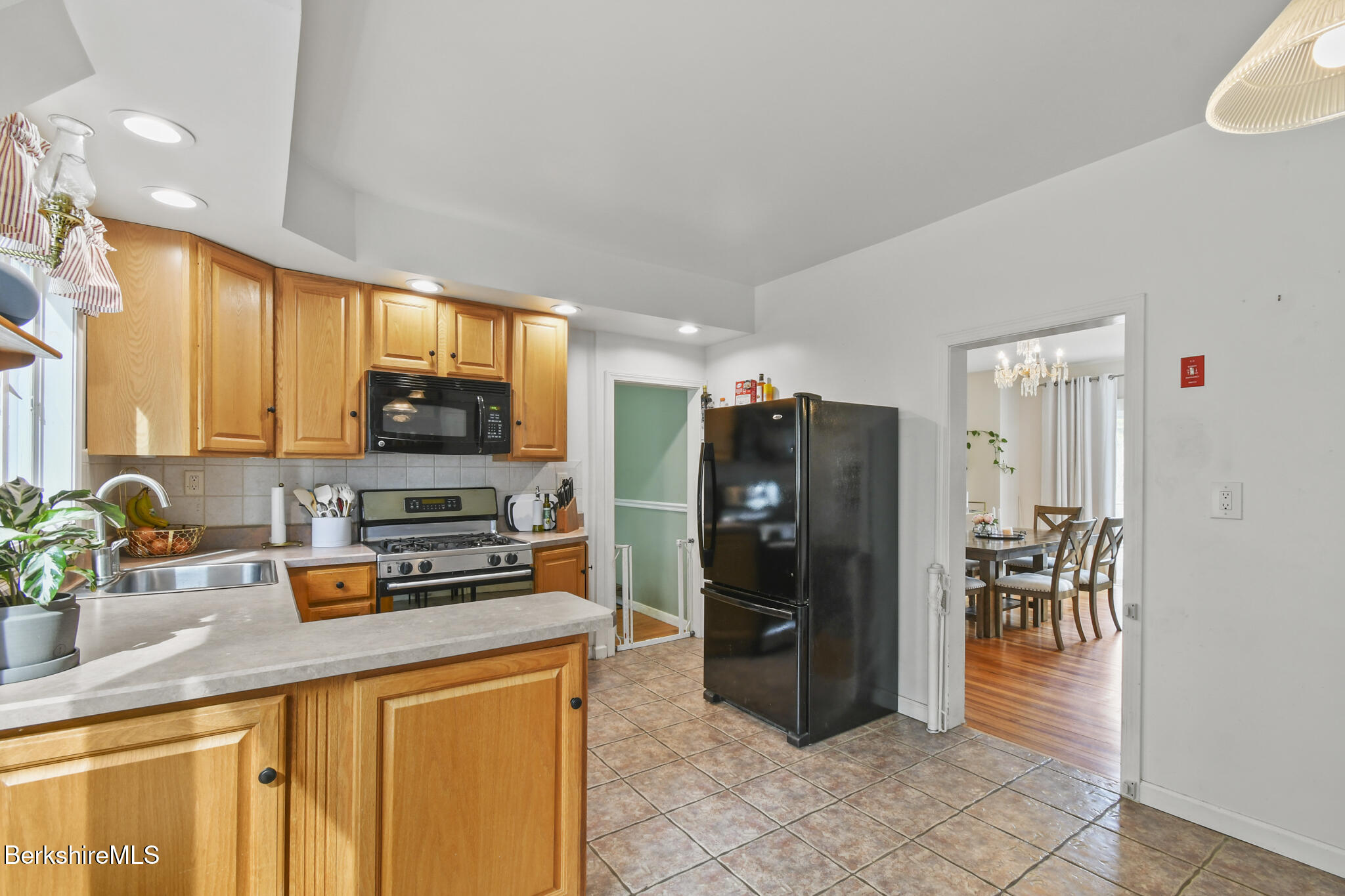 86 Orchard St, Adams, Massachusetts image 31