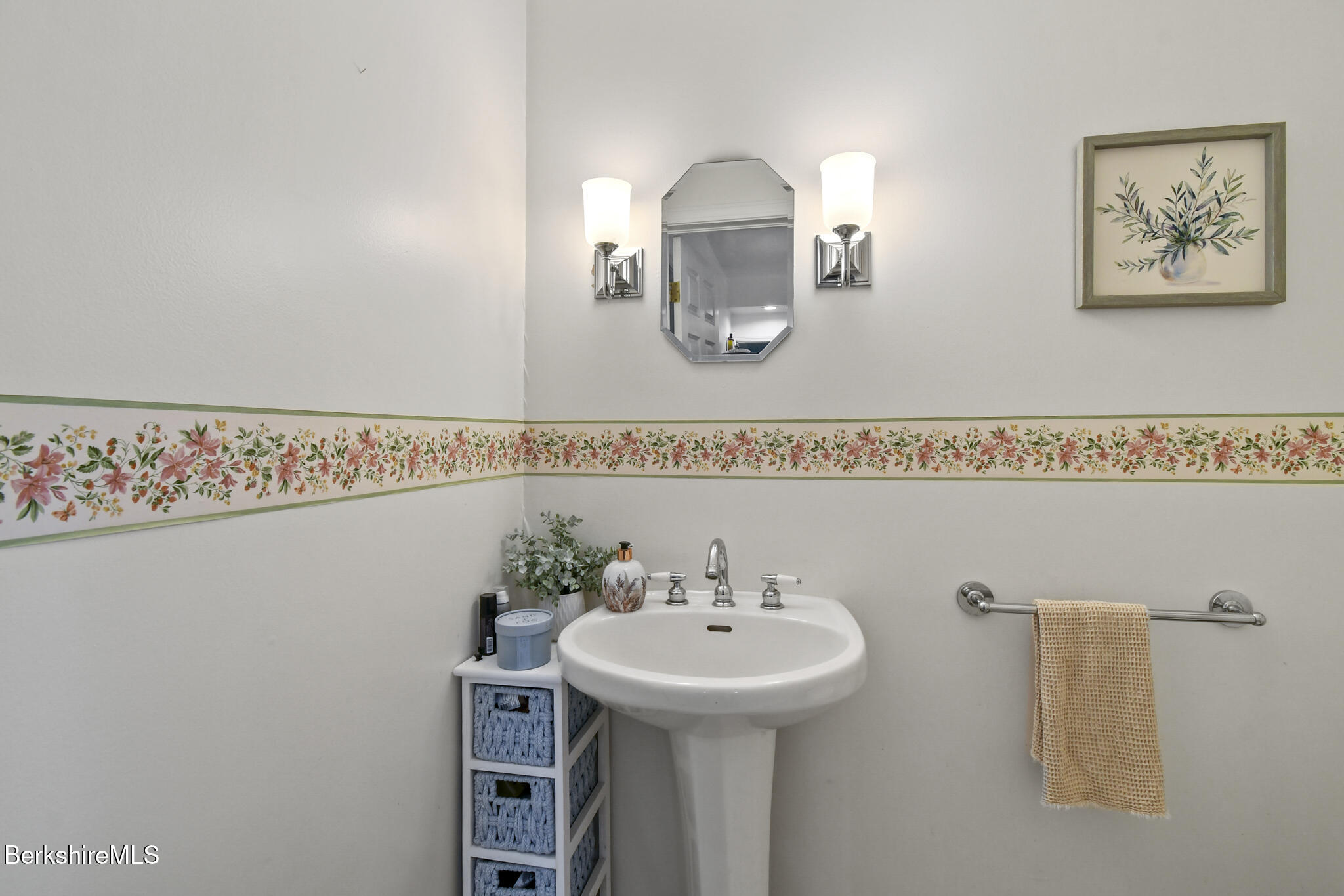 86 Orchard St, Adams, Massachusetts image 16