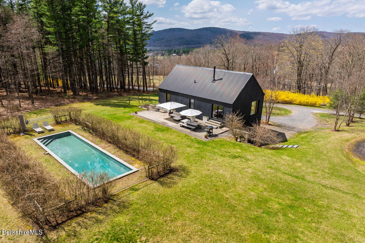 90 Overlook Dr, Hillsdale, New York image 1