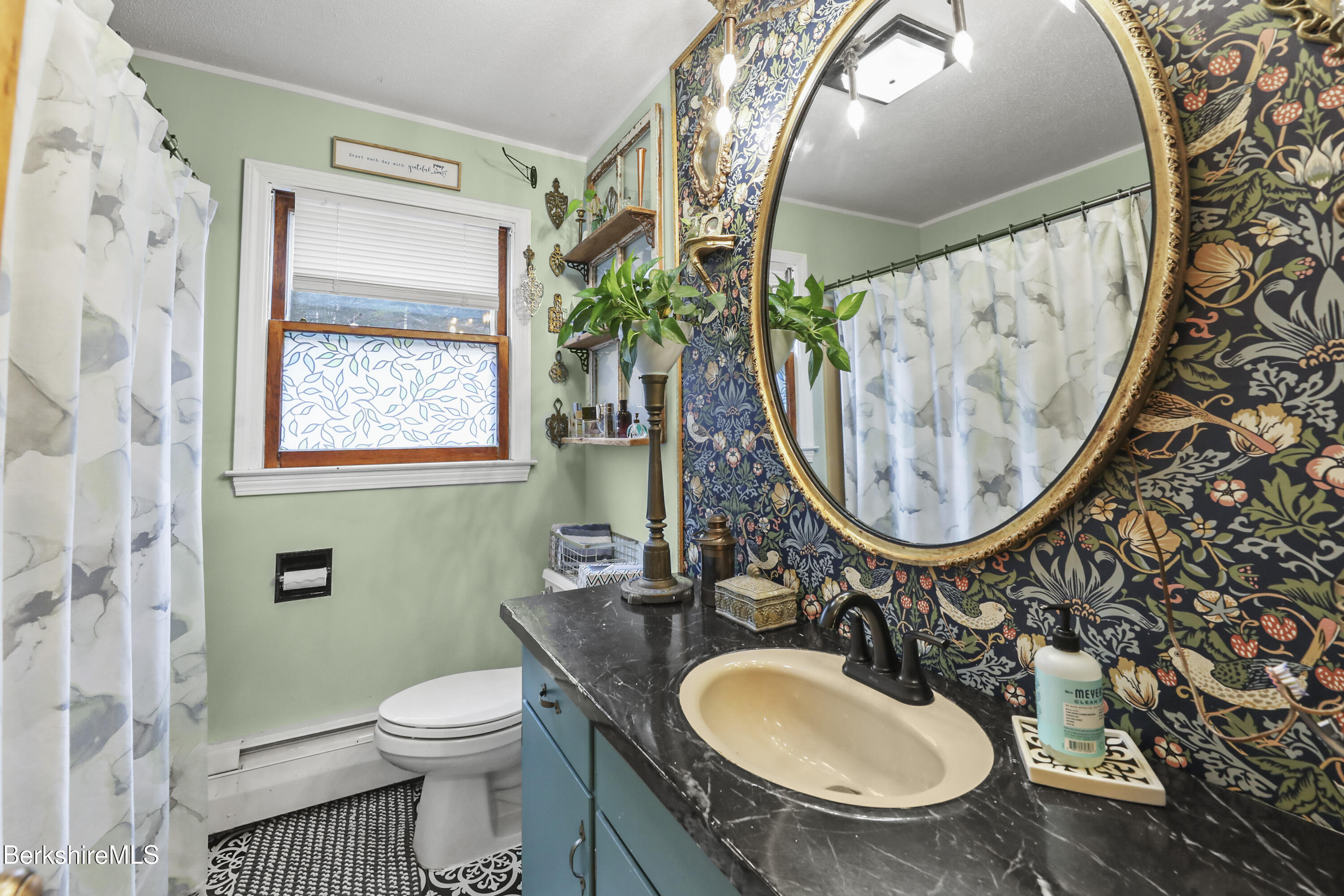Lee, Massachusetts 01238, United States, 4 Bedrooms Bedrooms, ,2 BathroomsBathrooms,Residential,Pending,102086