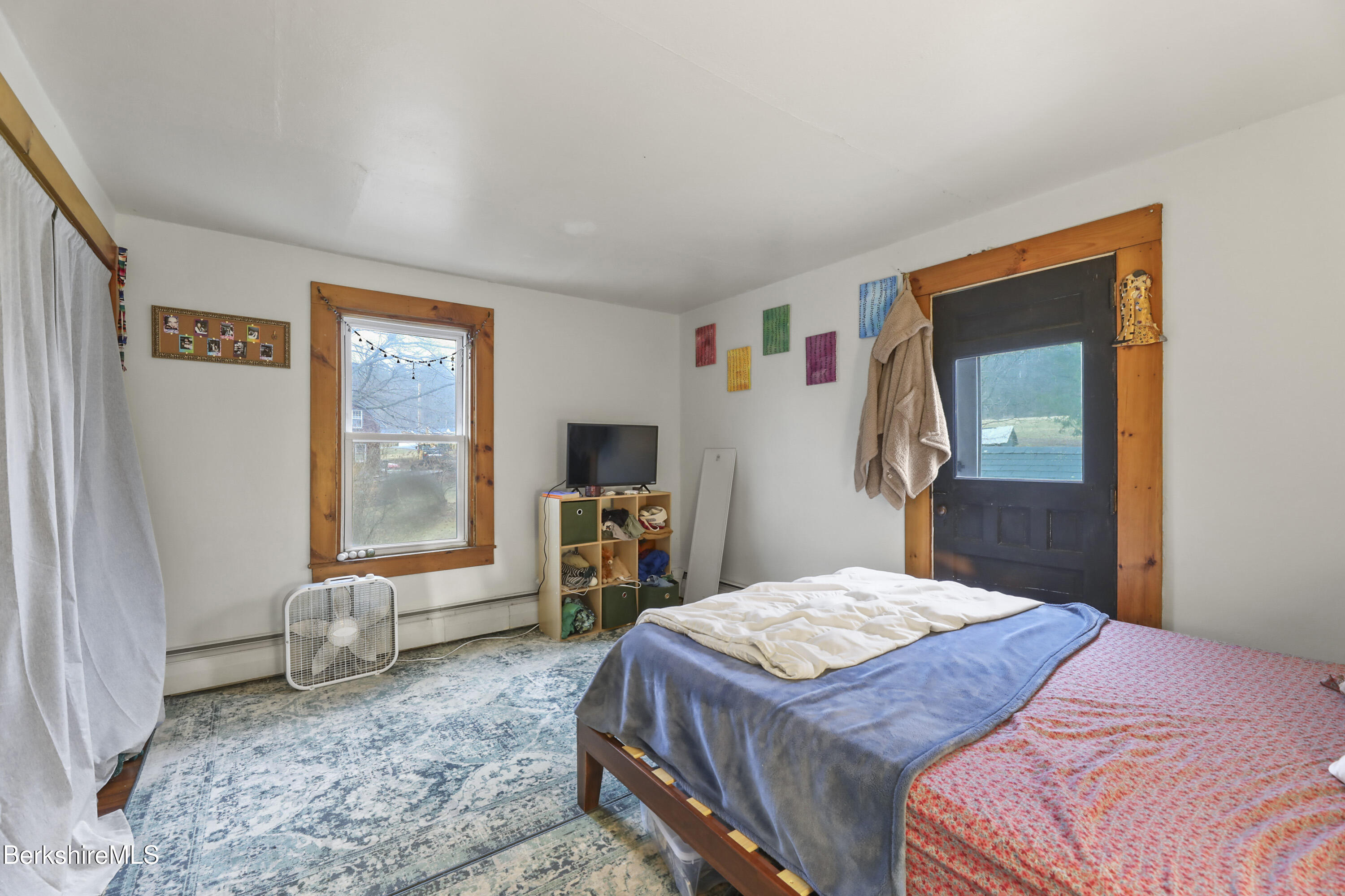Lee, Massachusetts 01238, United States, 4 Bedrooms Bedrooms, ,2 BathroomsBathrooms,Residential,Pending,102086
