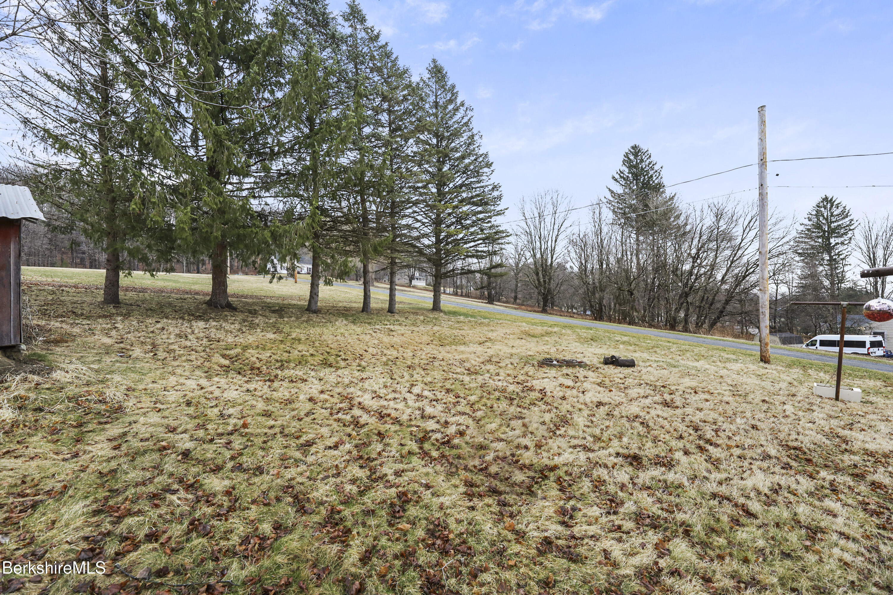 Lee, Massachusetts 01238, United States, 4 Bedrooms Bedrooms, ,2 BathroomsBathrooms,Residential,Pending,102086