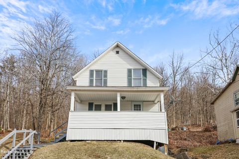 Homes For Sale - 138 Richview Ave<br/> Berkshire County, North Adams, MA 01247