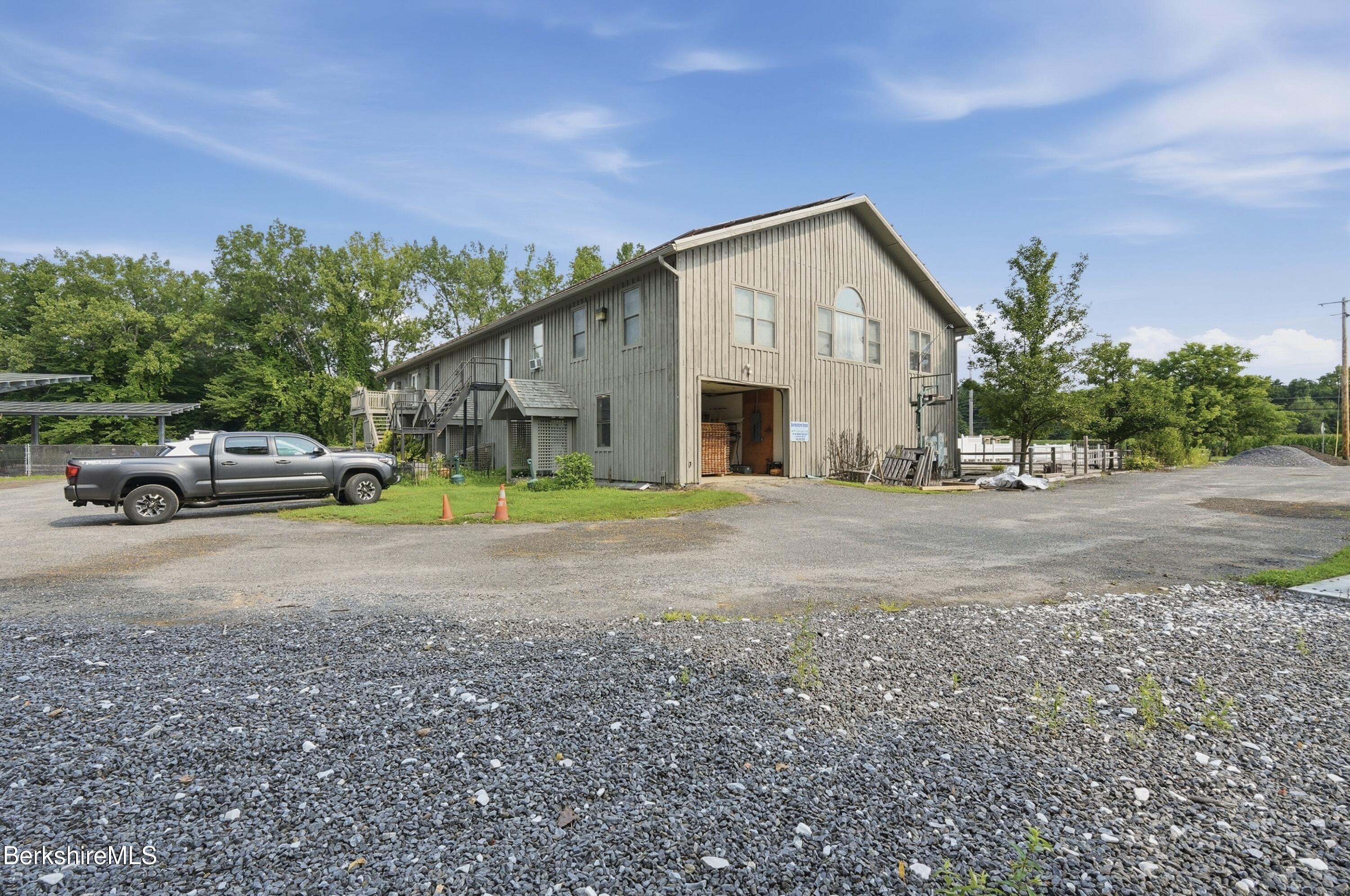 560 S Main St