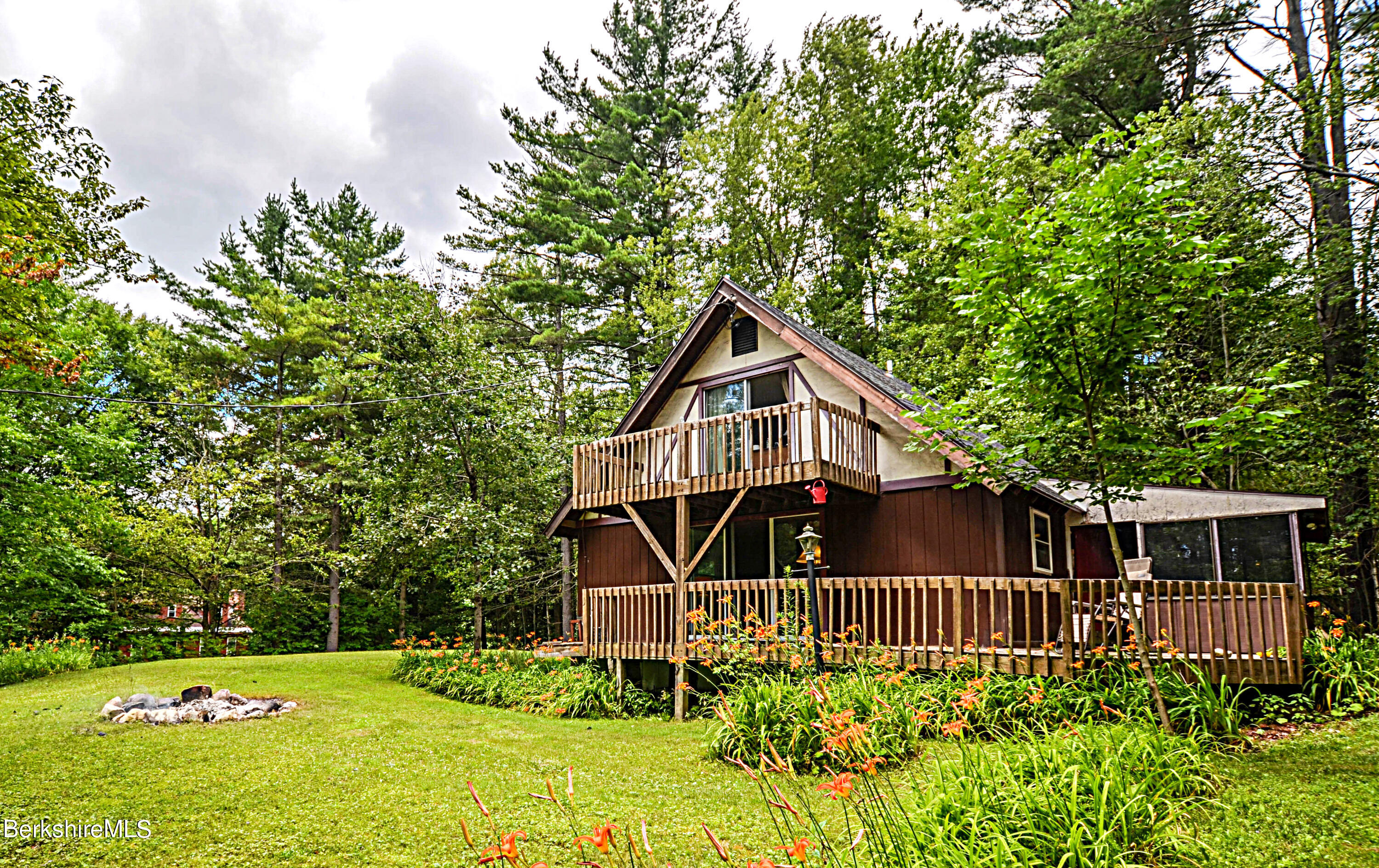 47 Porcupine Loop --, Becket, Massachusetts image 3