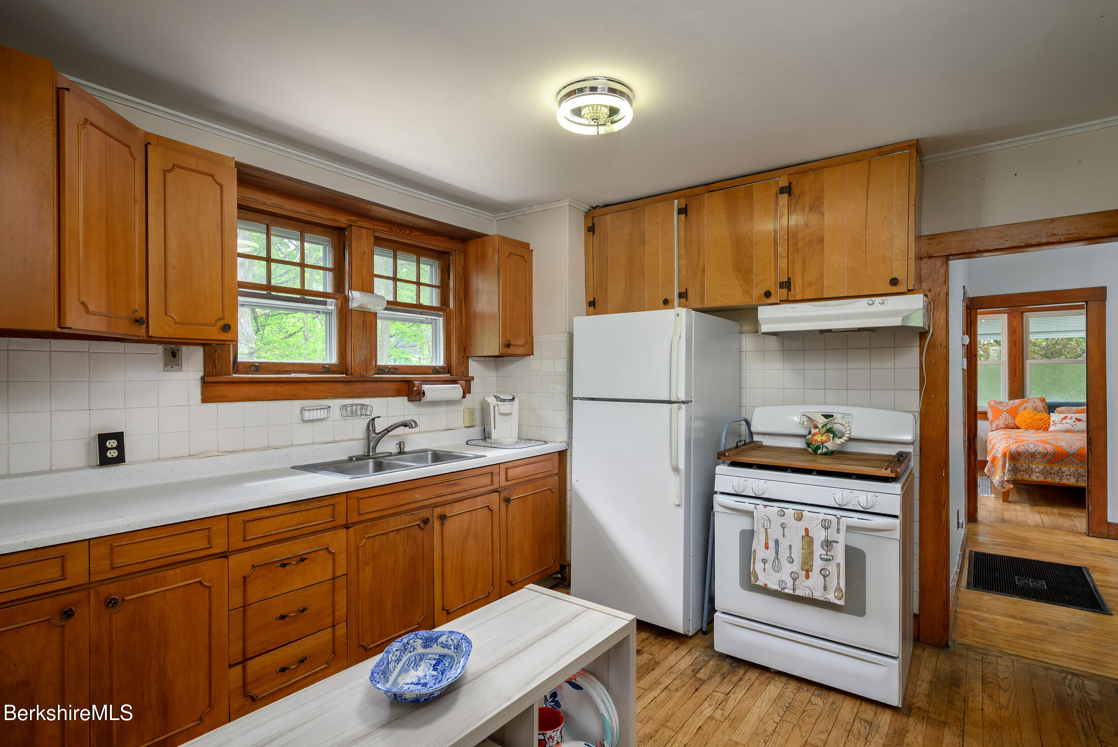 18 Danforth St, Williamstown, Massachusetts image 5