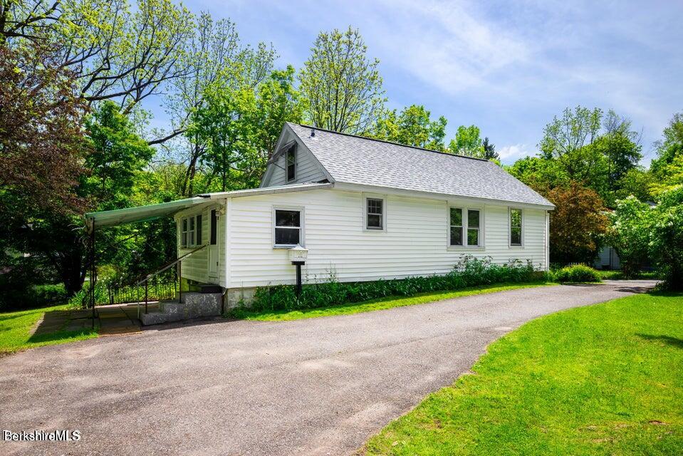 18 Danforth St, Williamstown, Massachusetts image 2
