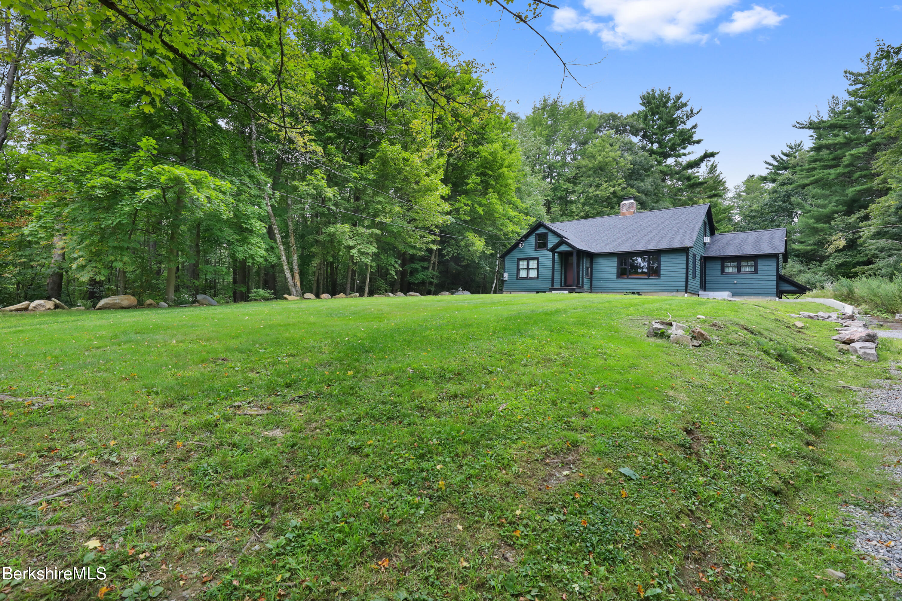 Norfolk, Connecticut 06058, United States, 4 Bedrooms Bedrooms, ,2 BathroomsBathrooms,Residential,Active,70753