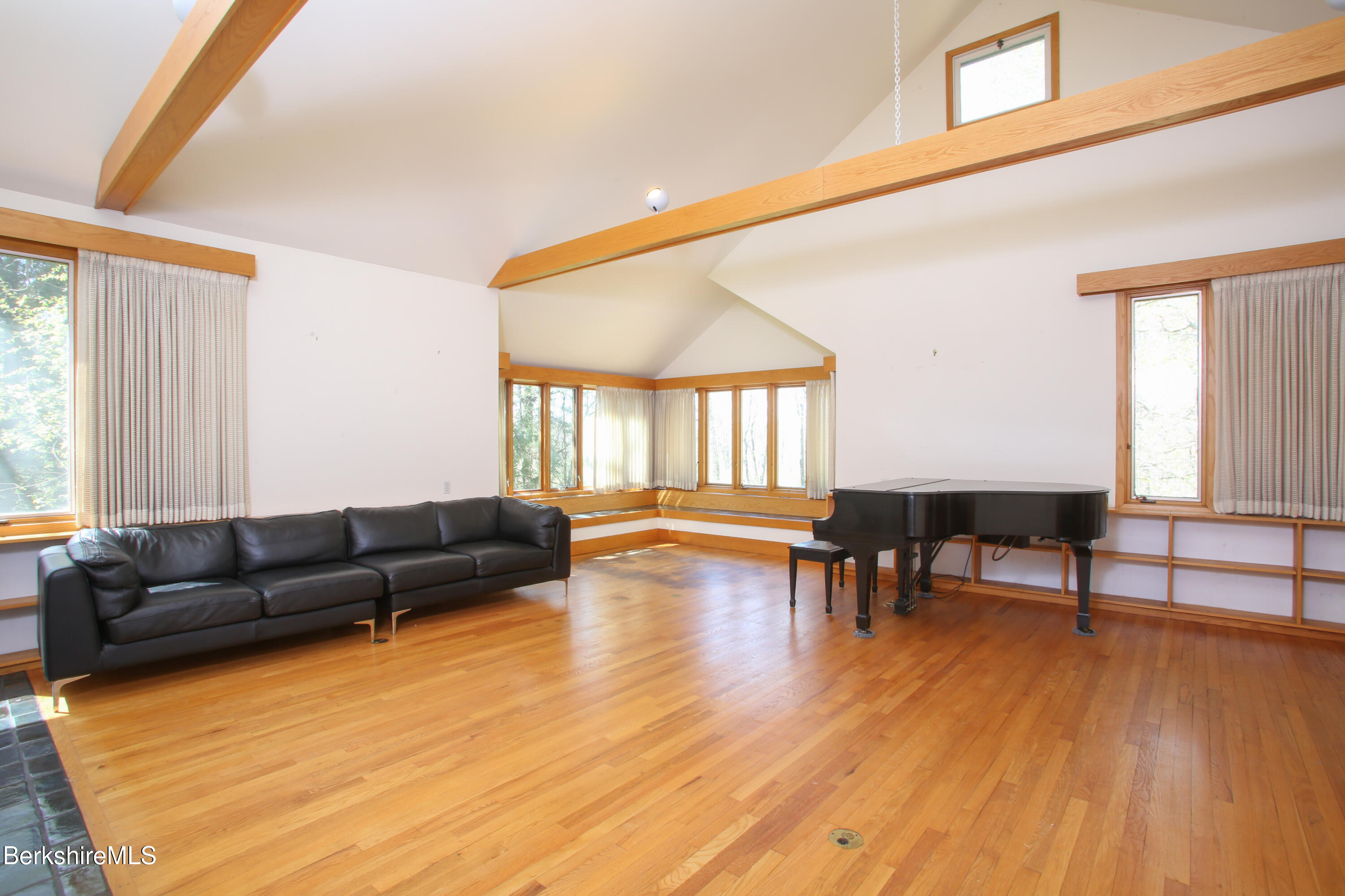 28 Brigham Ln, Amherst, Massachusetts image 9