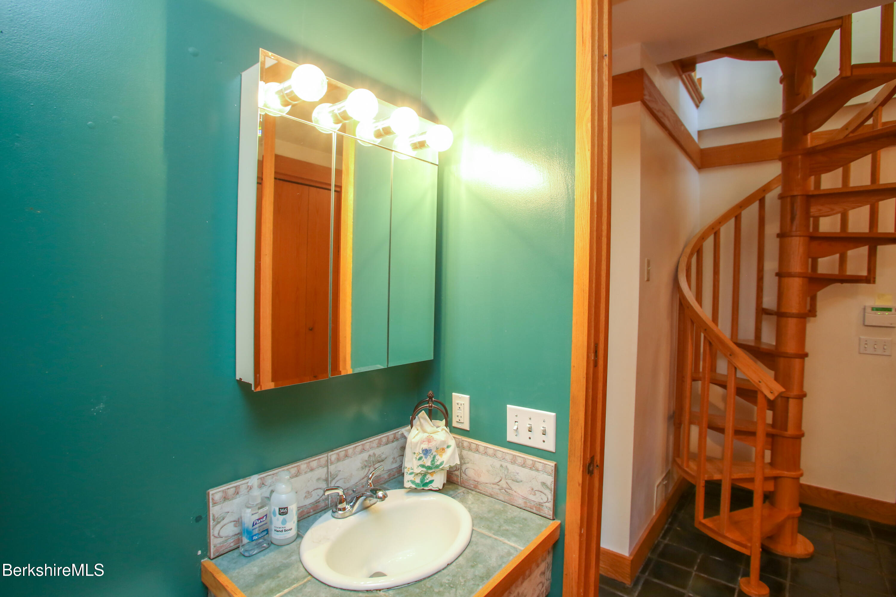 28 Brigham Ln, Amherst, Massachusetts image 25