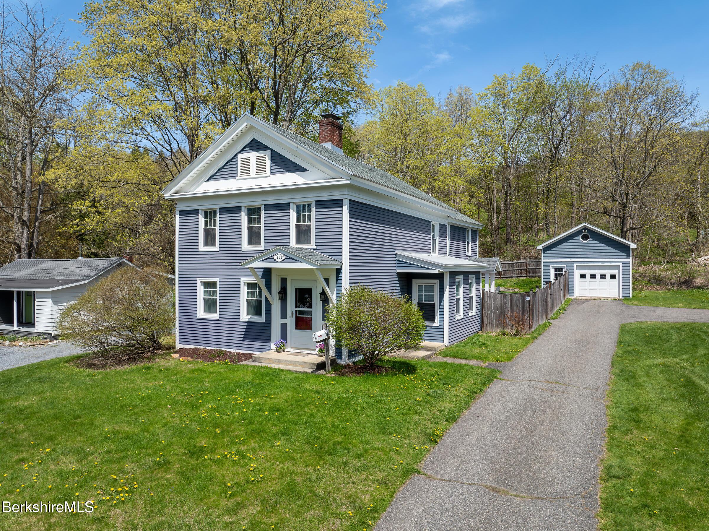 758 Hoosac Rd, Williamstown, Massachusetts image 1