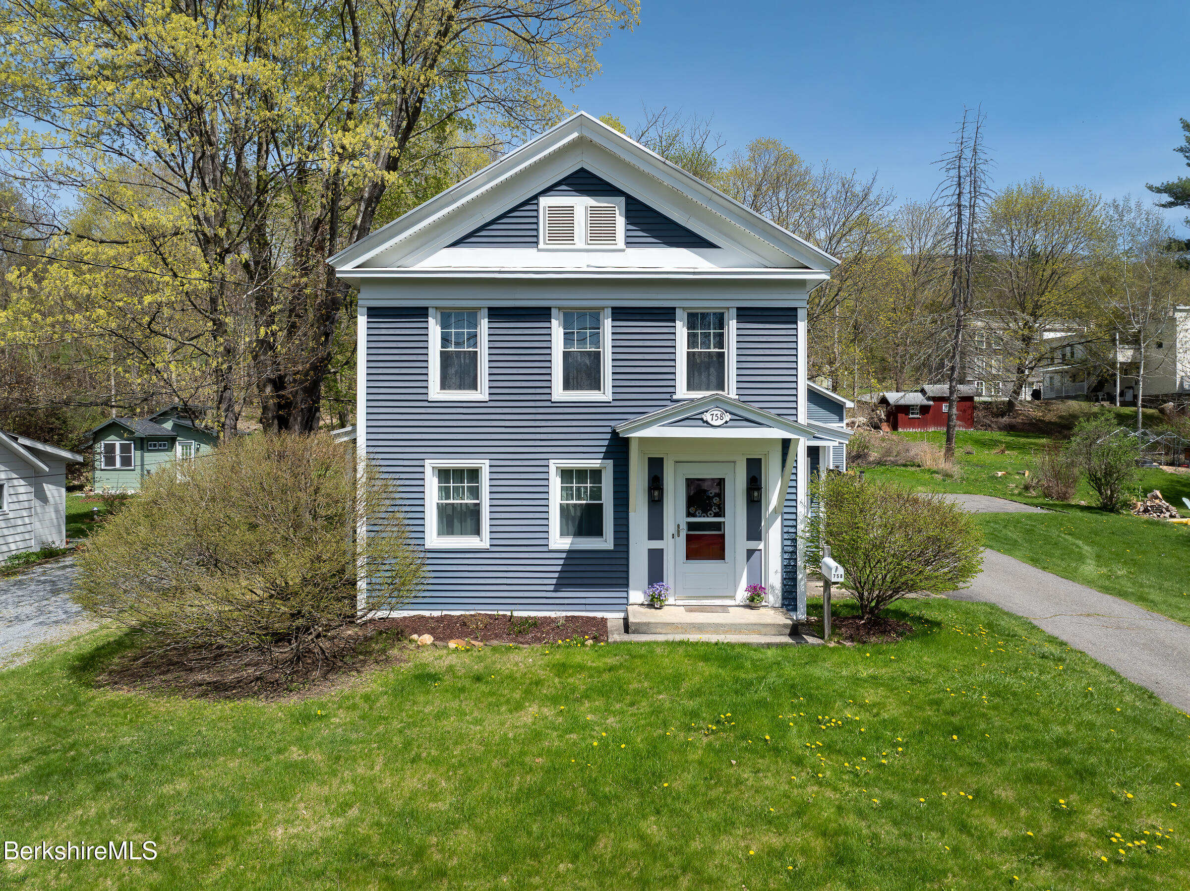 758 Hoosac Rd, Williamstown, Massachusetts image 2
