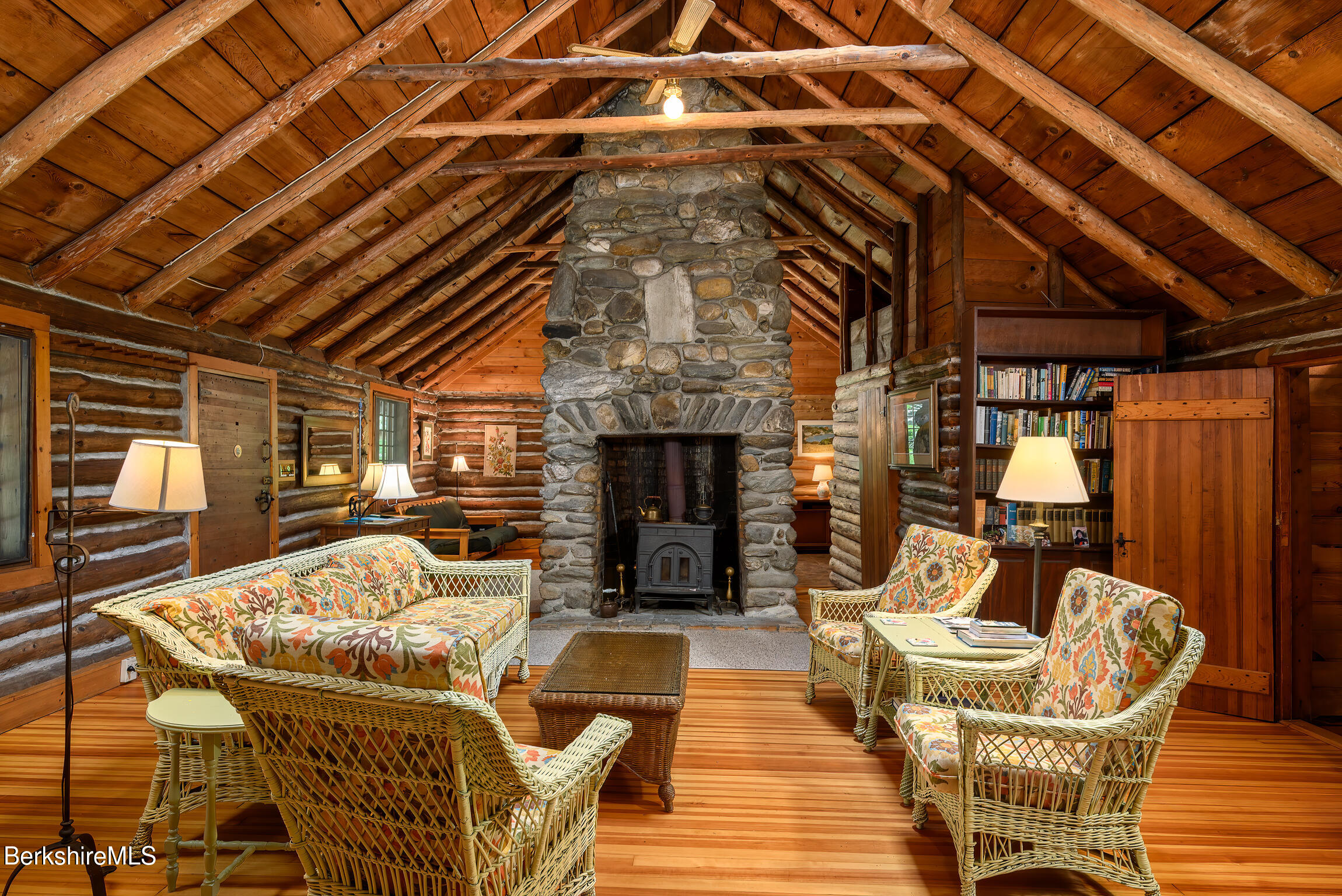 411 Bressett Rd, Williamstown, Massachusetts image 3