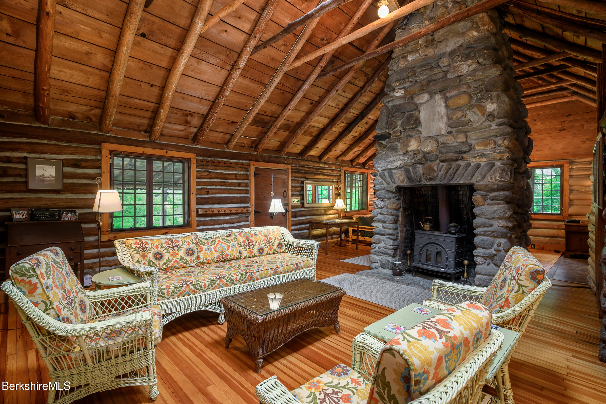 411 Bressett Rd, Williamstown, Massachusetts image 4