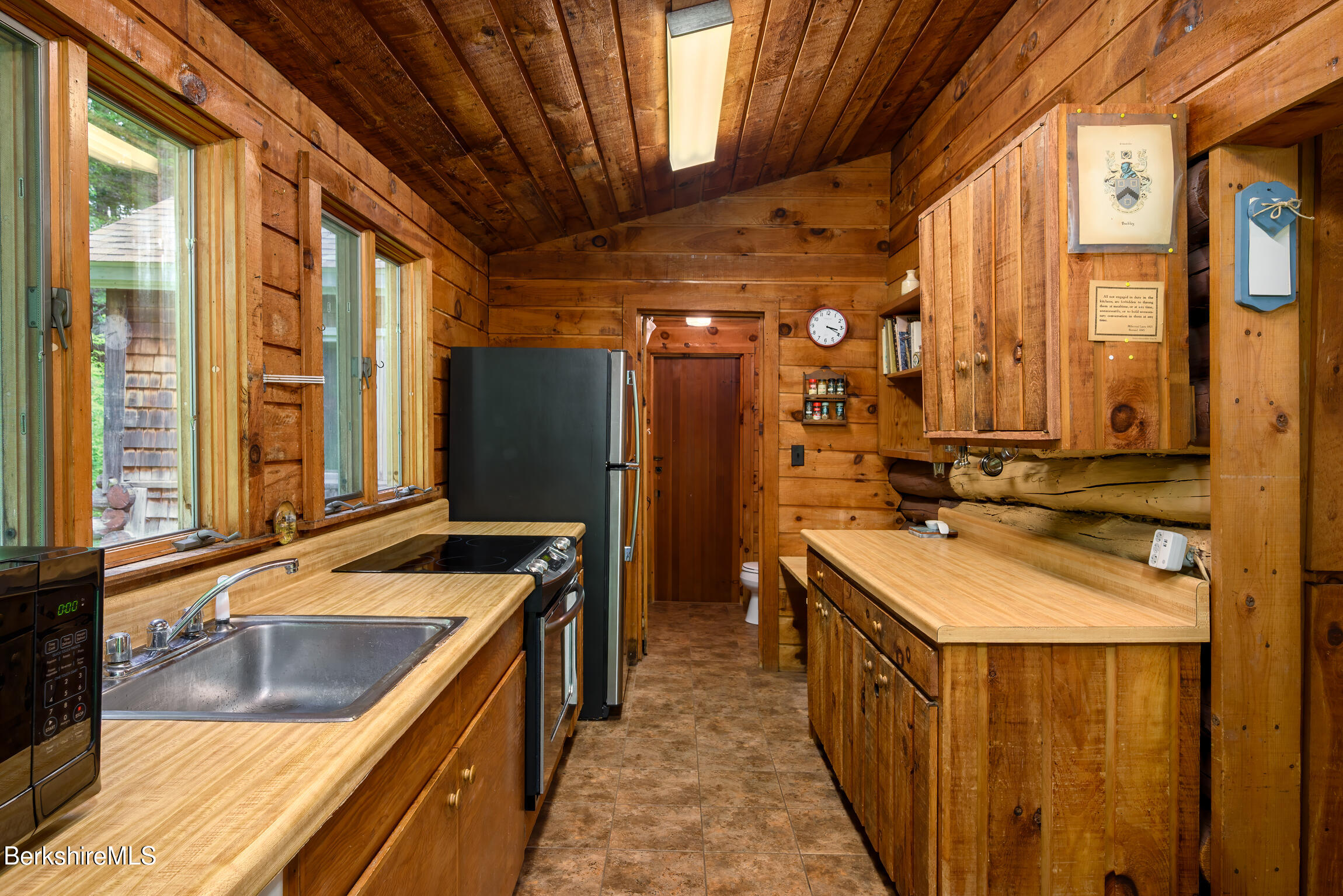 411 Bressett Rd, Williamstown, Massachusetts image 14