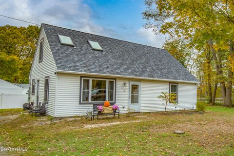 Homes For Sale - 2 Walnut St<br/> Great Barrington, MA 01230